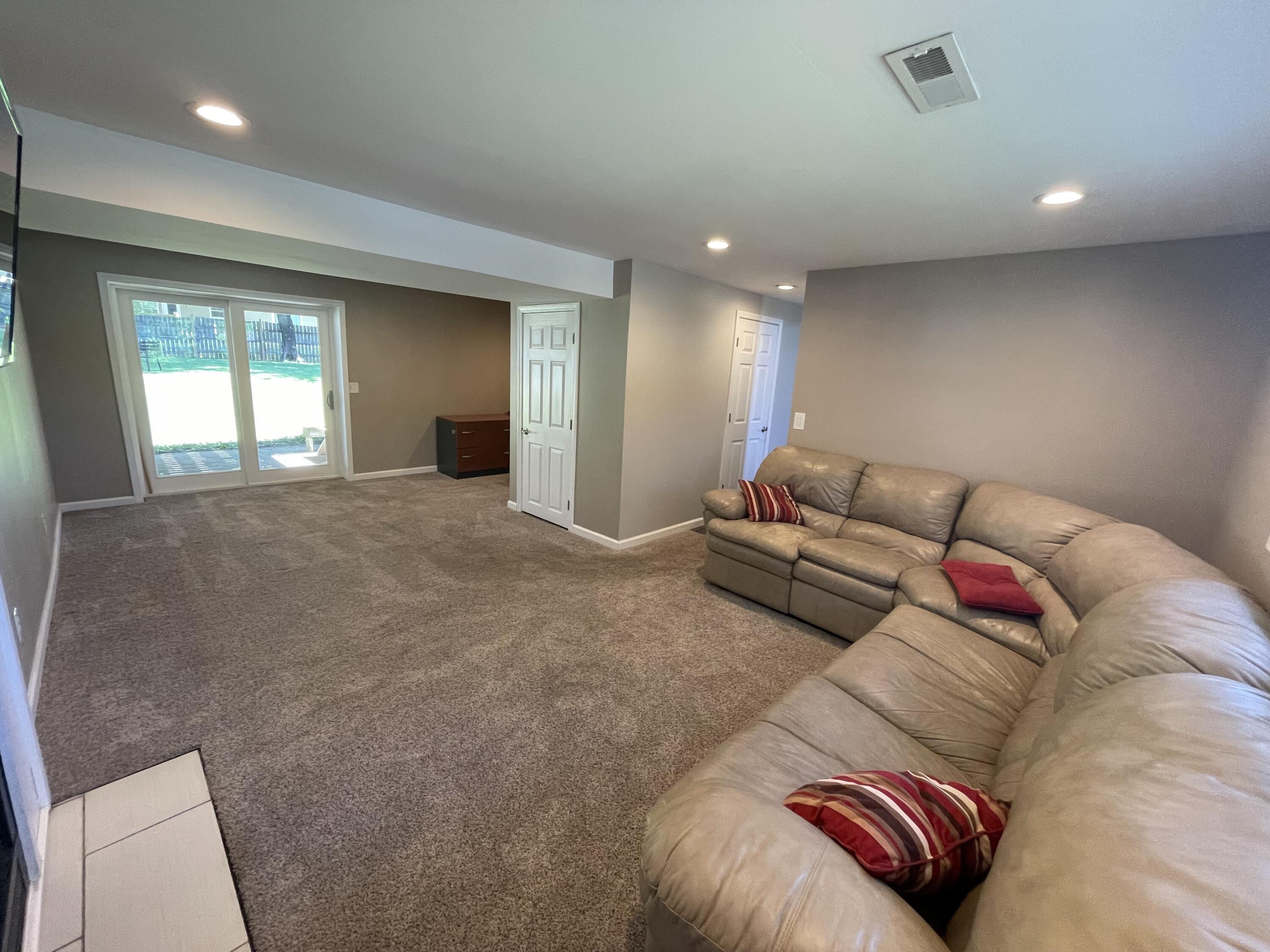4417 Sussex Court Property Photo 13