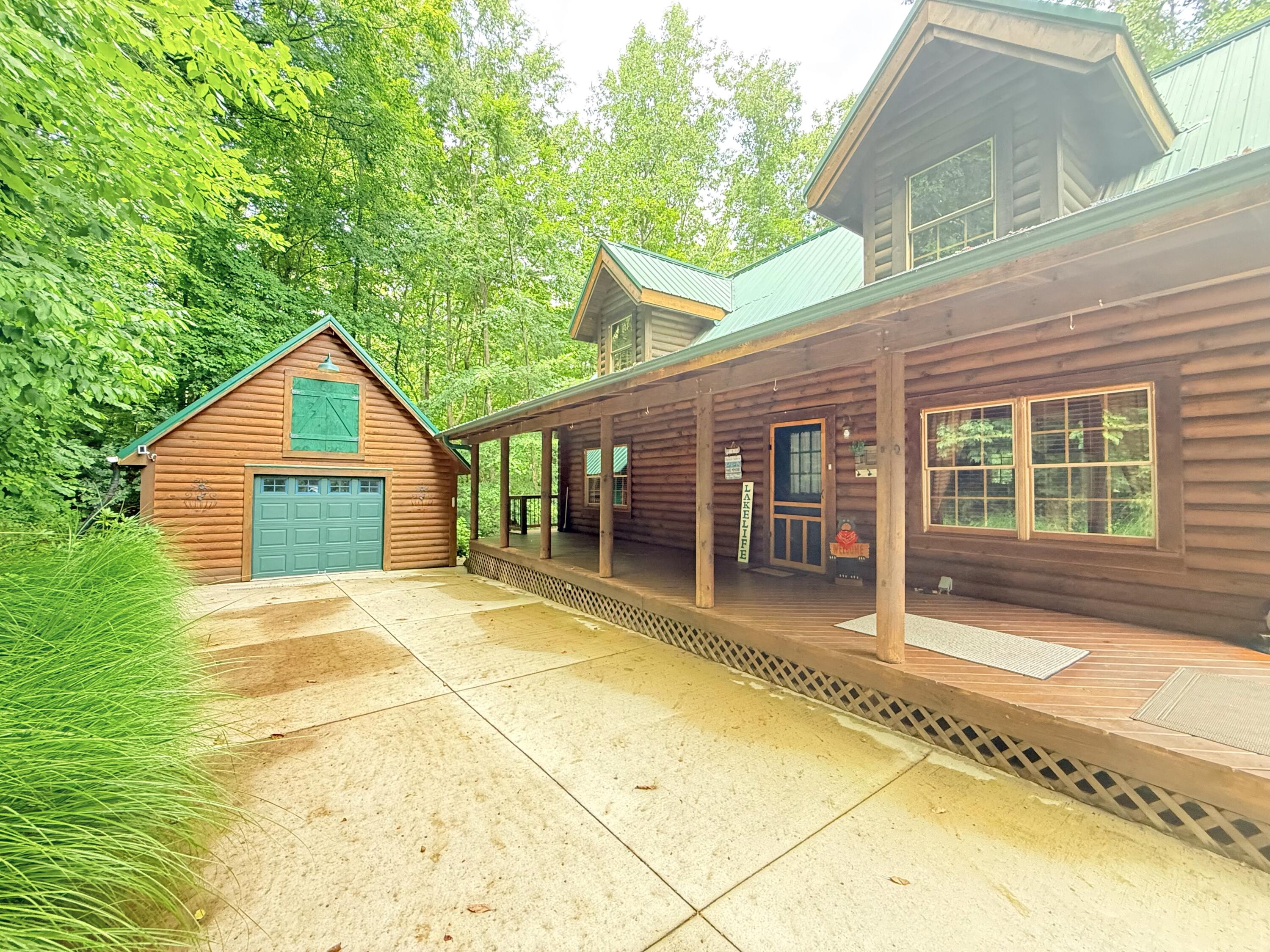 60 First Street Property Photo 1