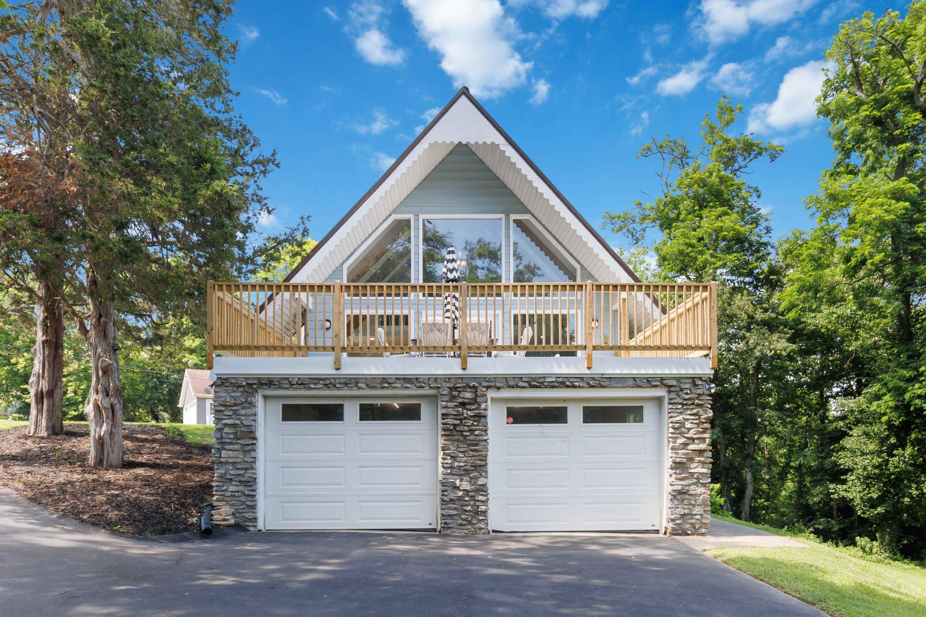 159 Lakeshore Drive Property Photo 8
