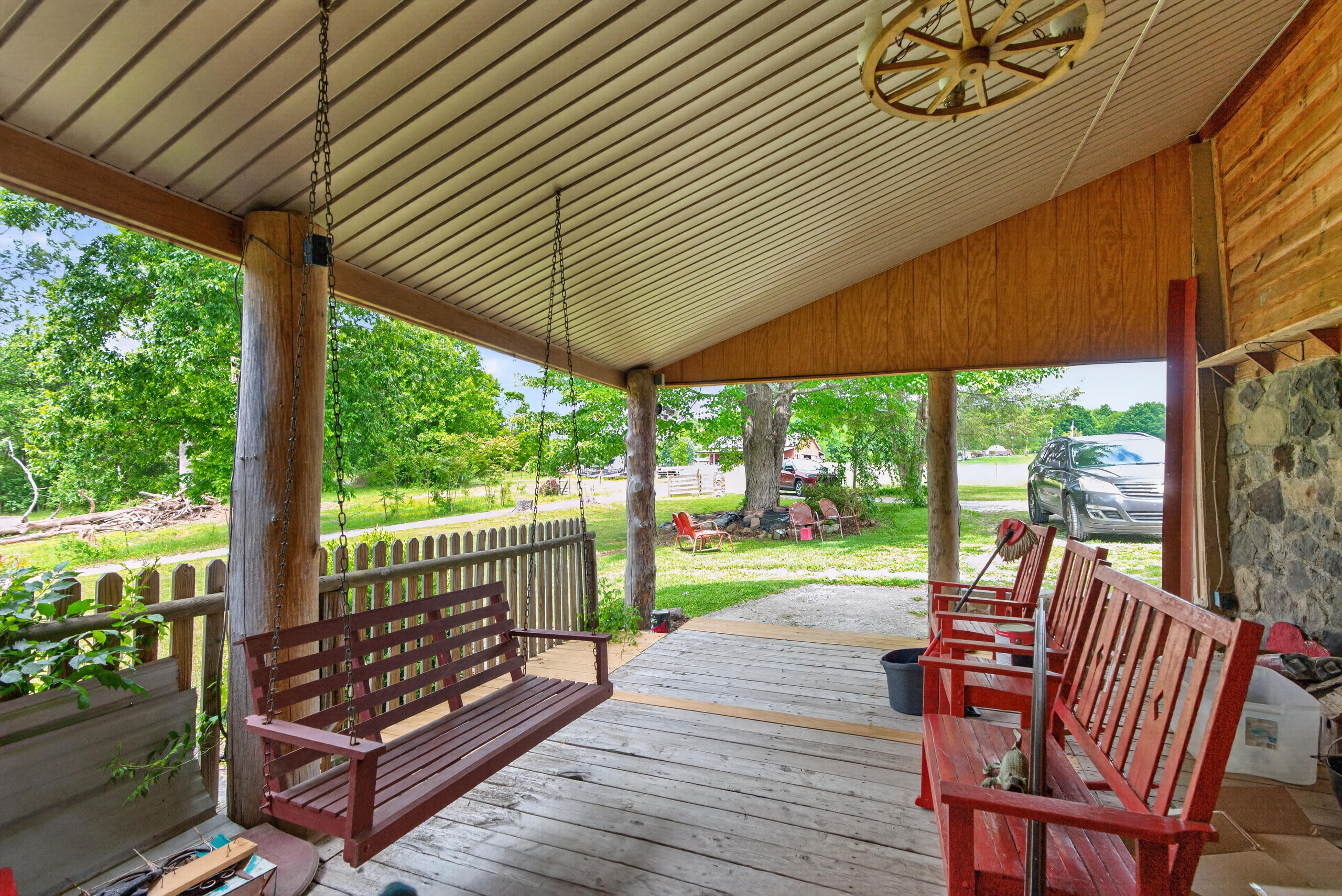 978 State Hwy 1064 Property Photo 6