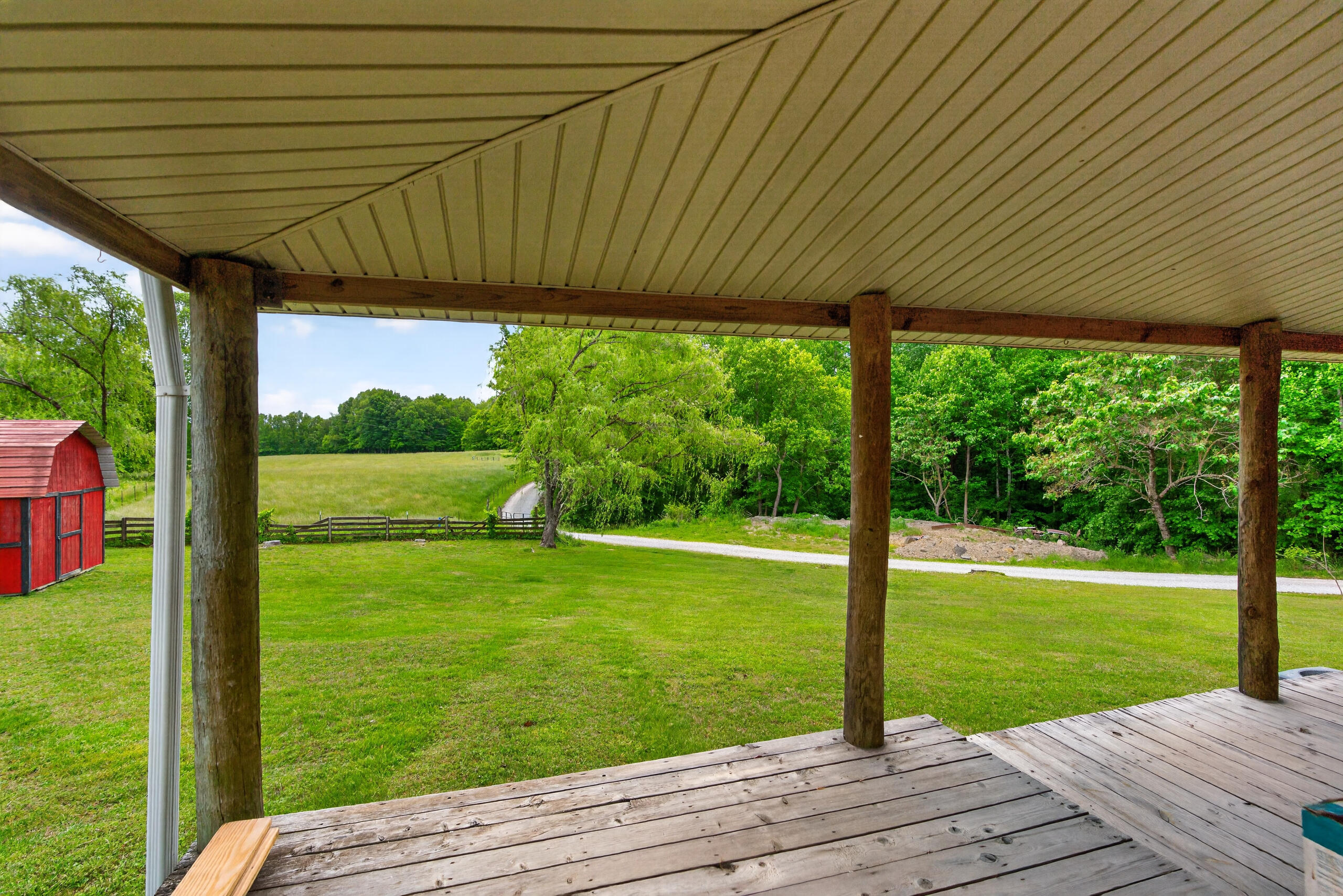 978 State Hwy 1064 Property Photo 21