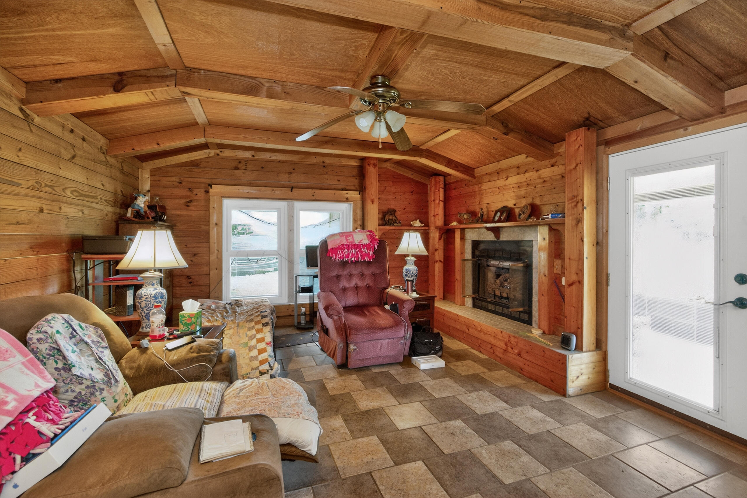 978 State Hwy 1064 Property Photo 25