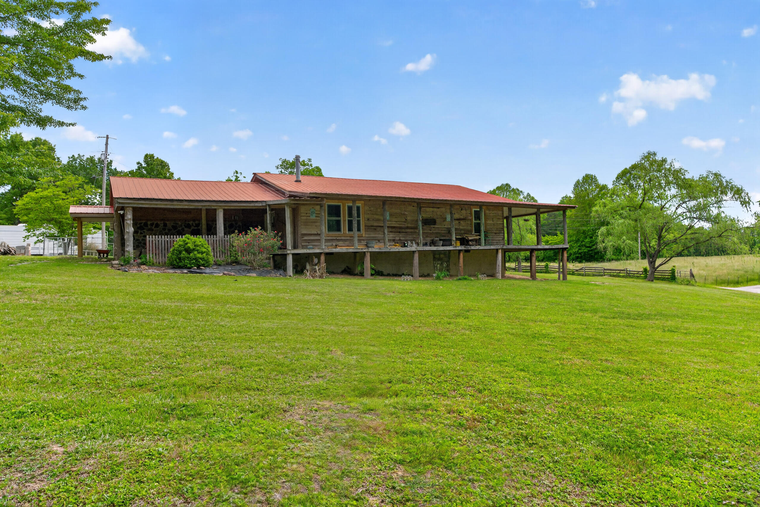 978 State Hwy 1064 Property Photo 26