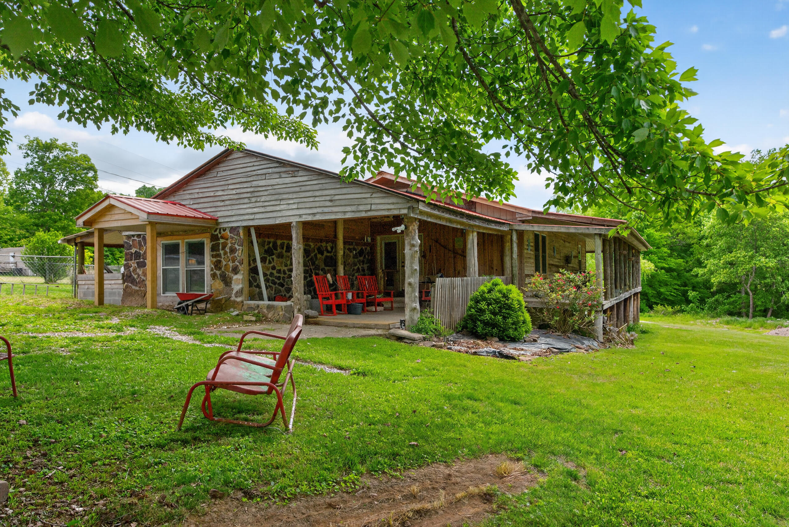 978 State Hwy 1064 Property Photo 34