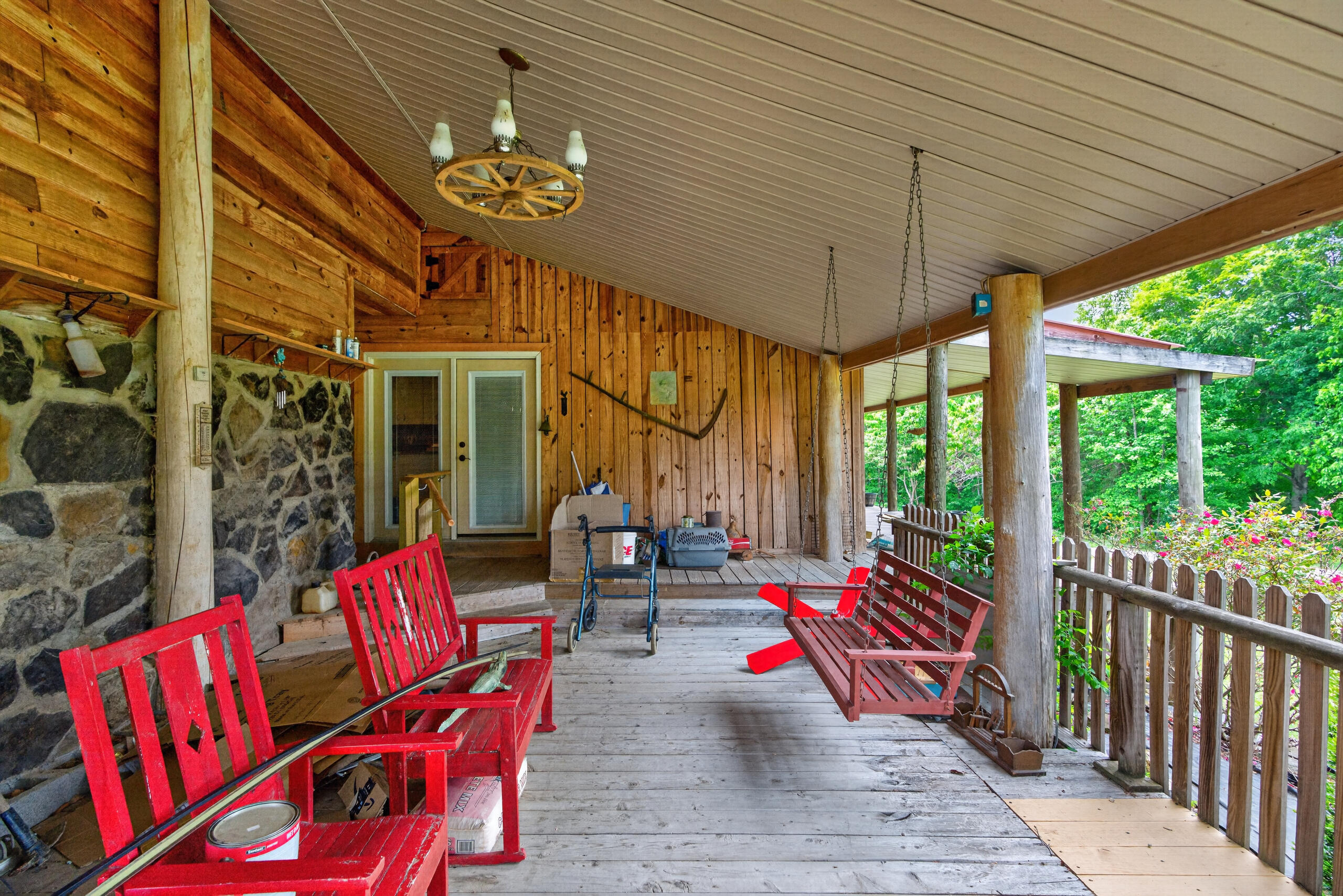 978 State Hwy 1064 Property Photo 35