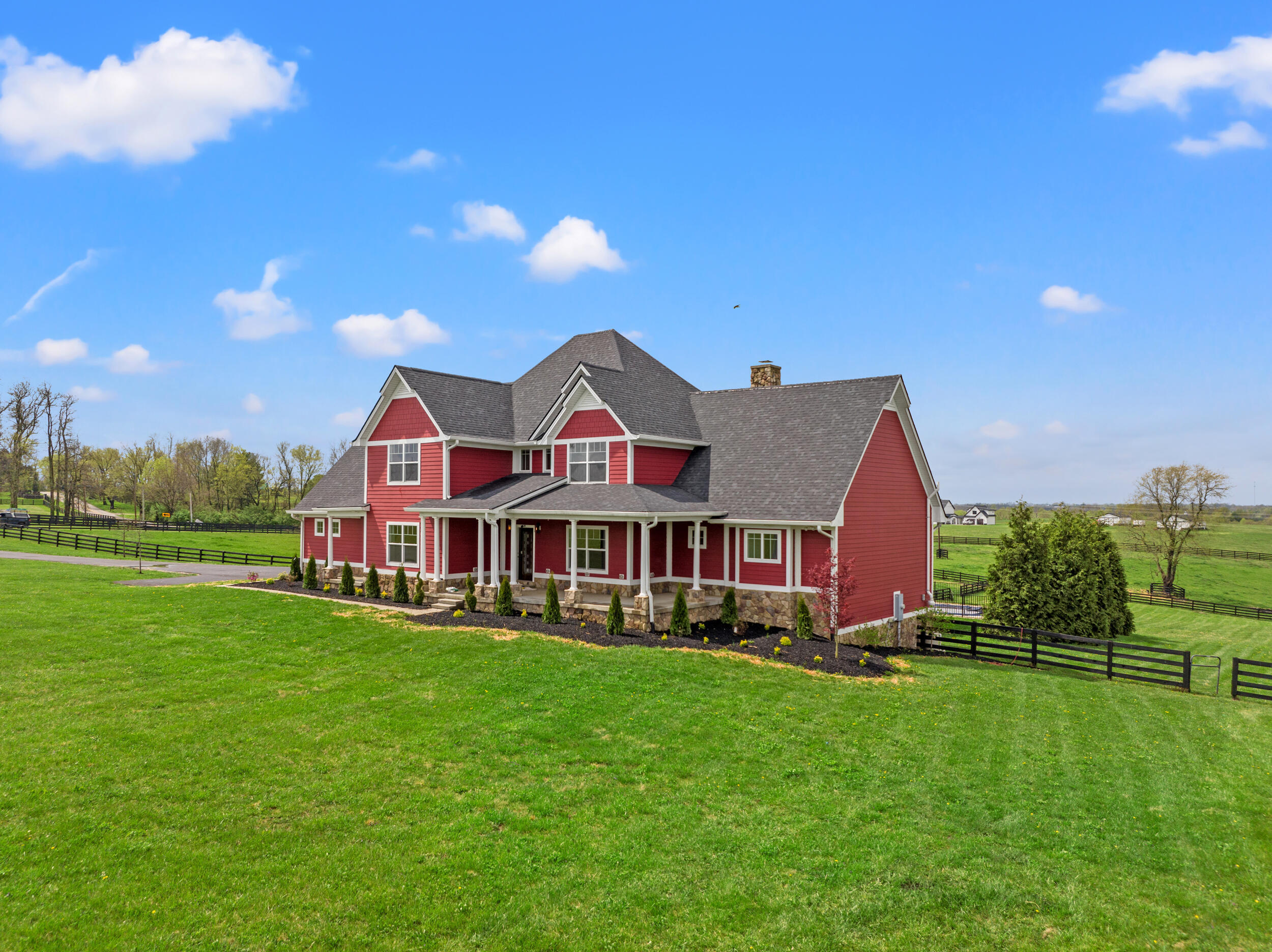 5121 Jacks Creek Pike Property Photo 1