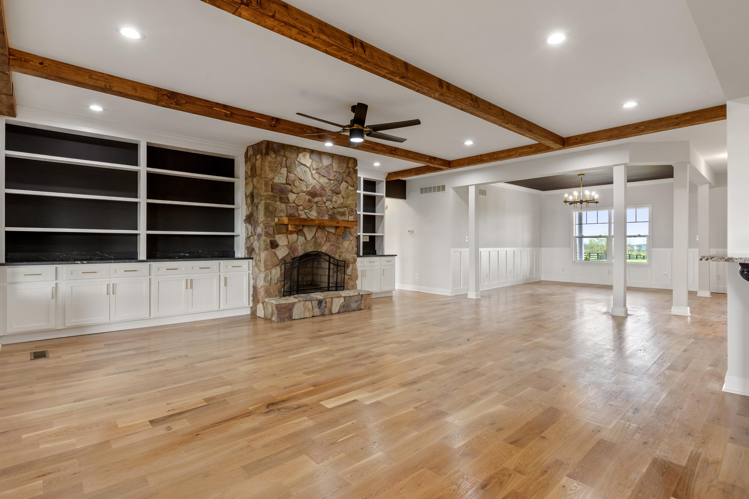 5121 Jacks Creek Pike Property Photo 4