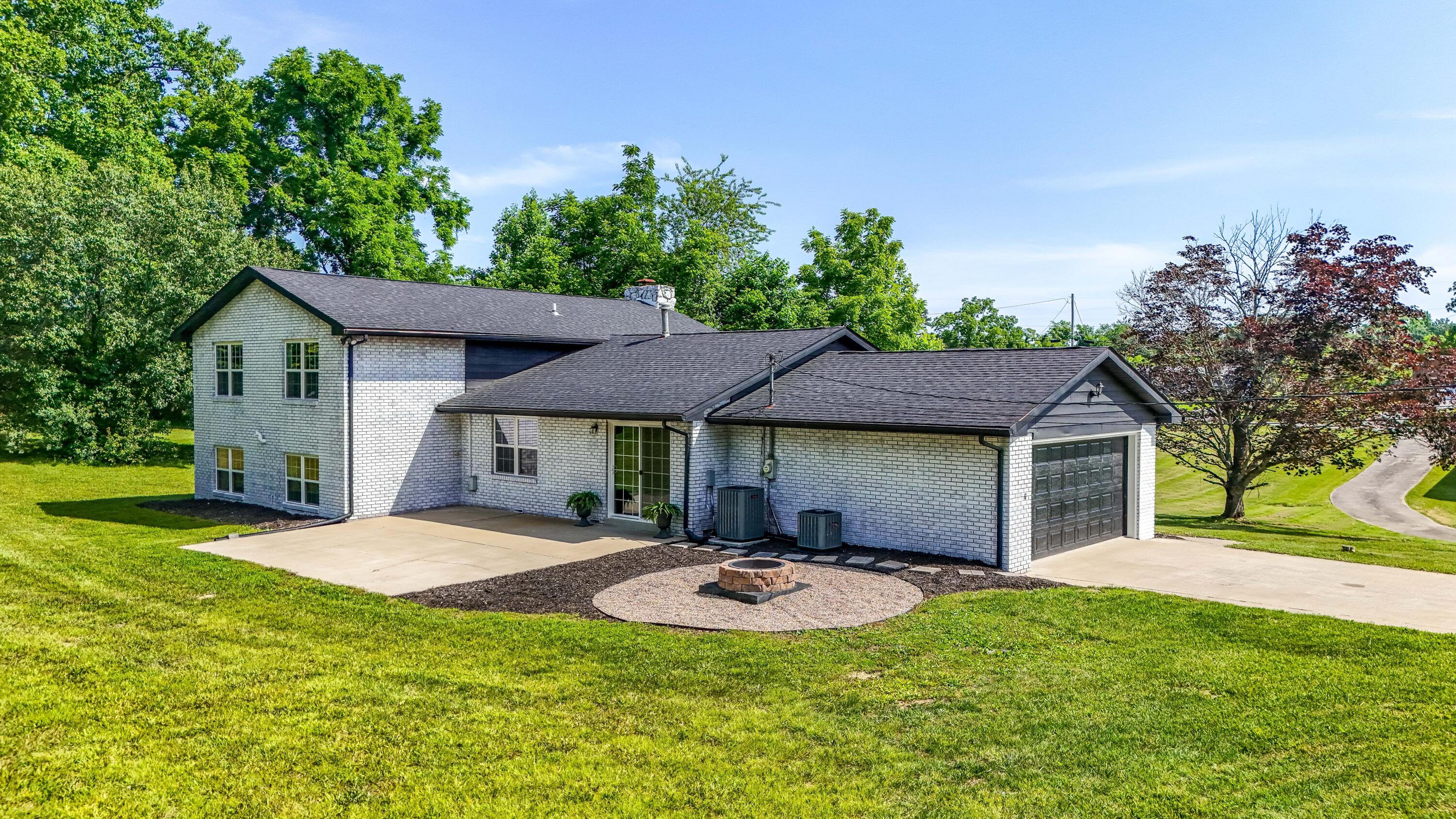 585 Standard Avenue Property Photo 4