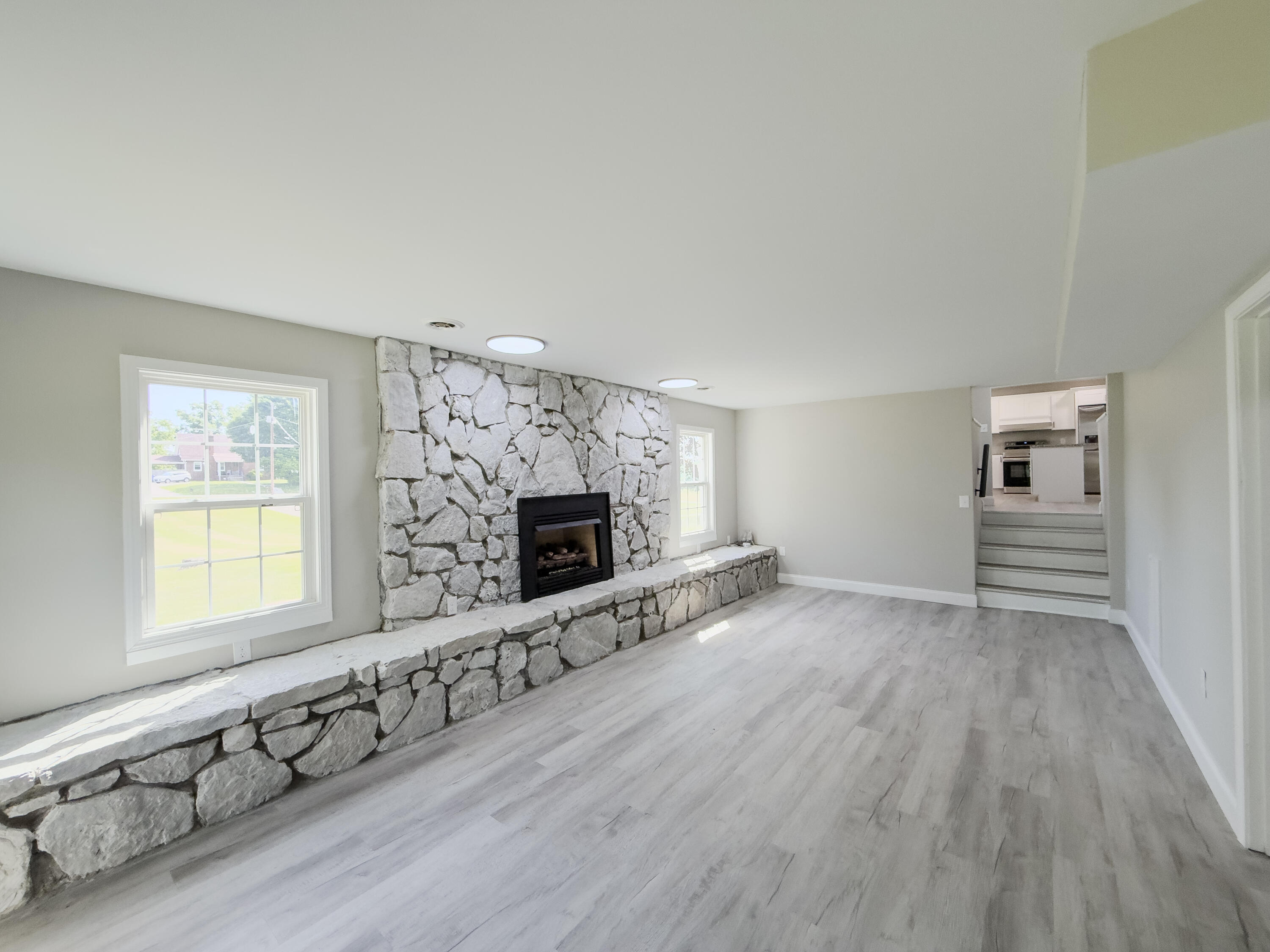 585 Standard Avenue Property Photo 15