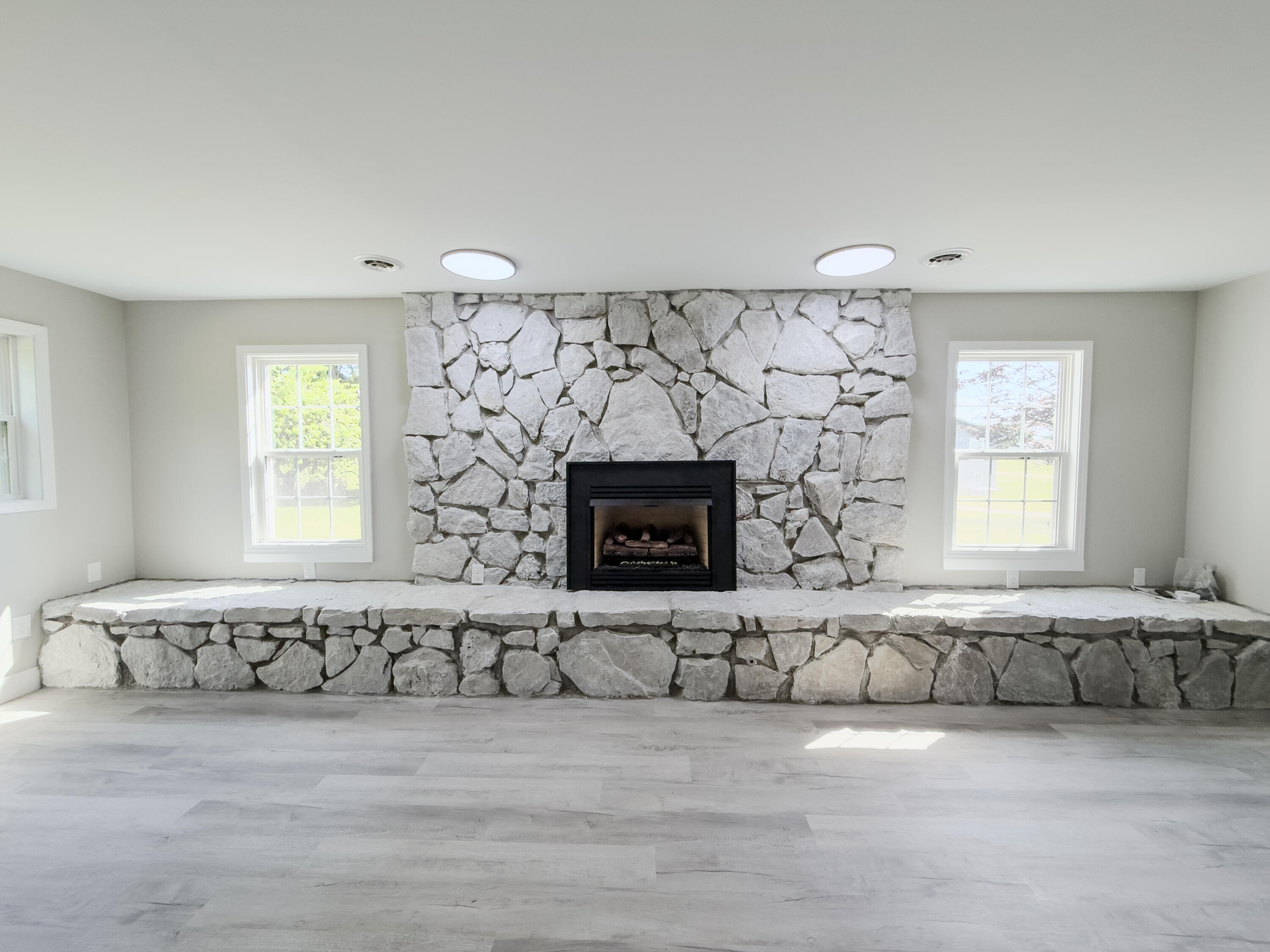585 Standard Avenue Property Photo 16