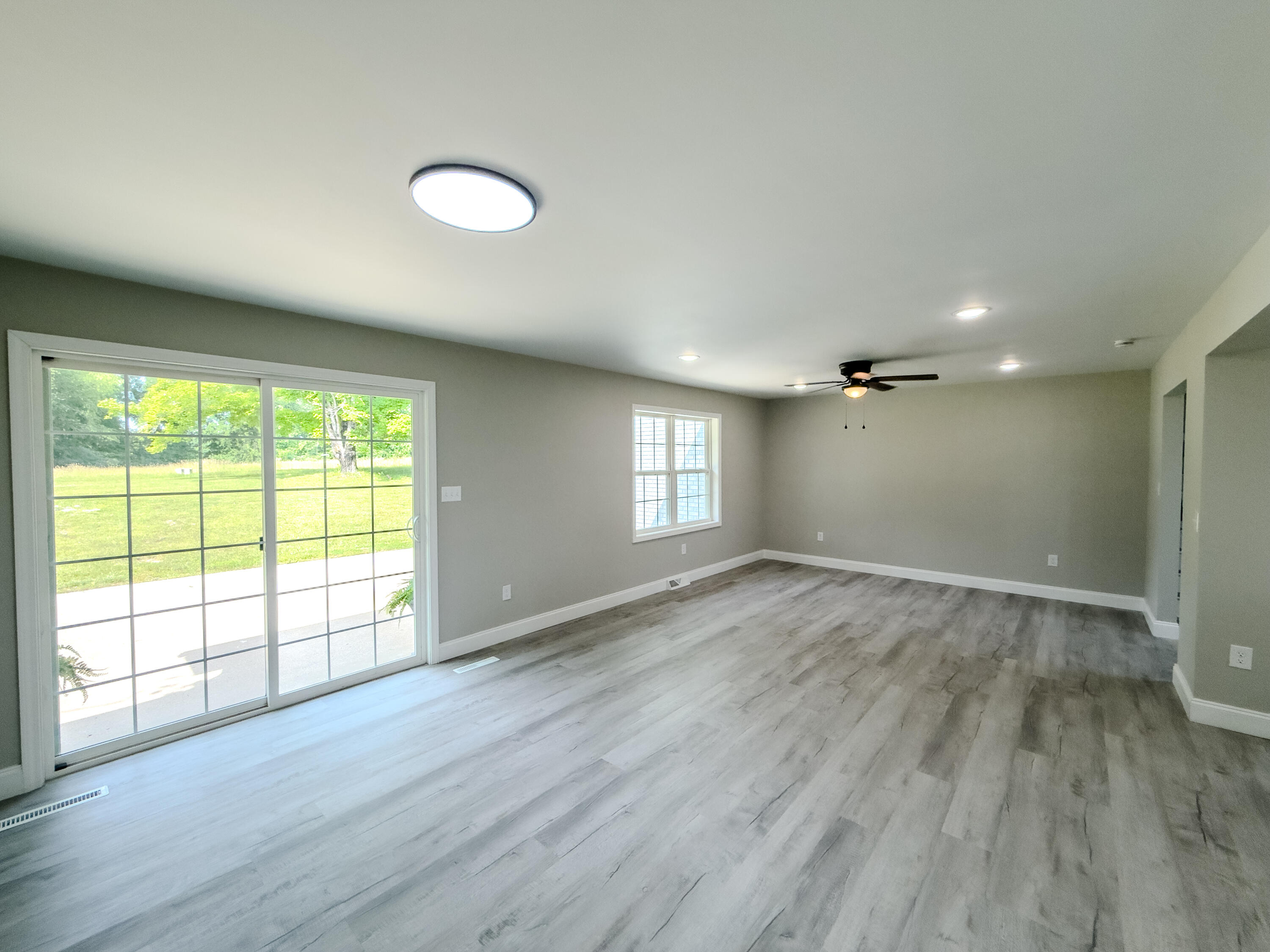 585 Standard Avenue Property Photo 18