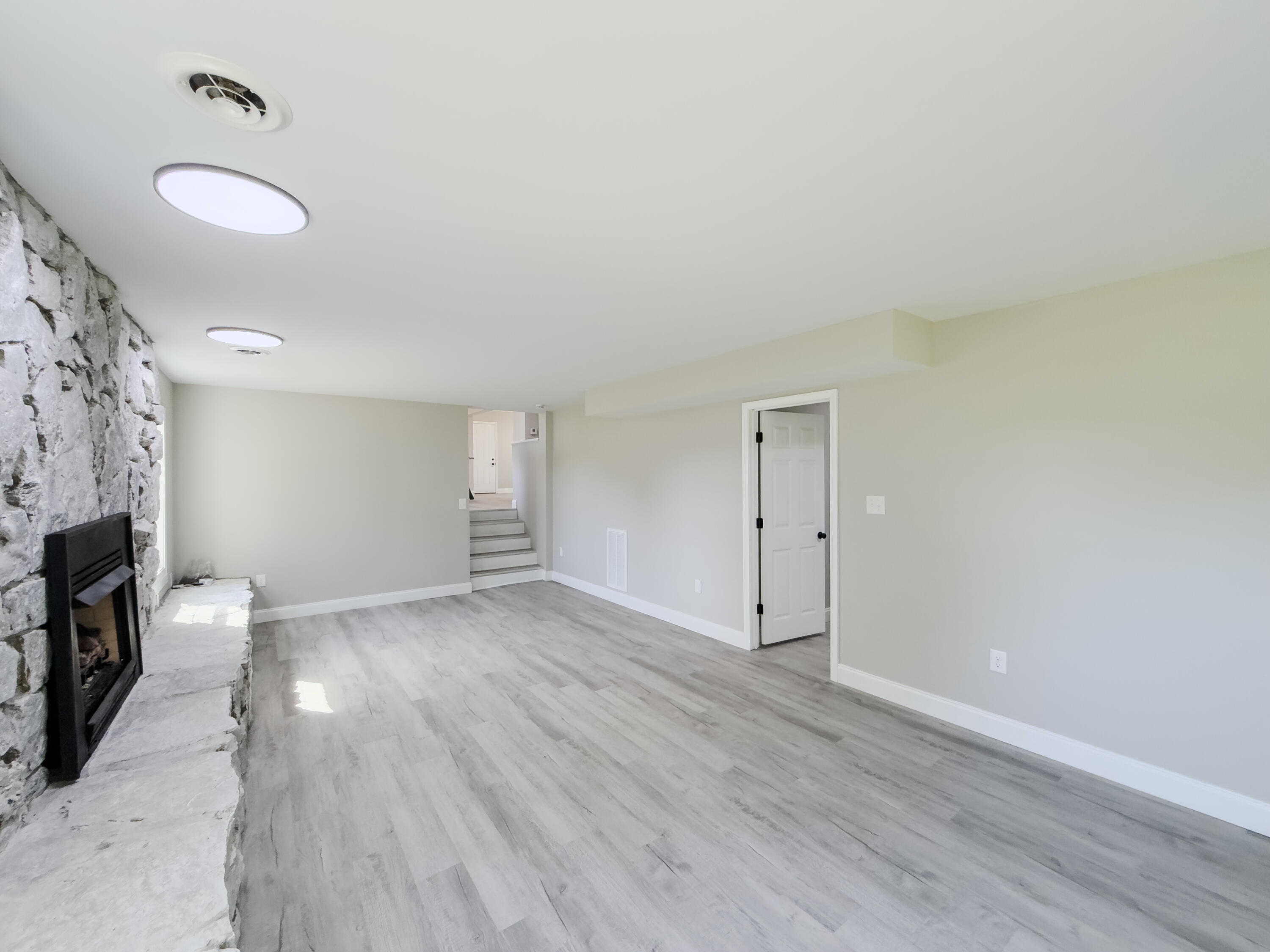 585 Standard Avenue Property Photo 20
