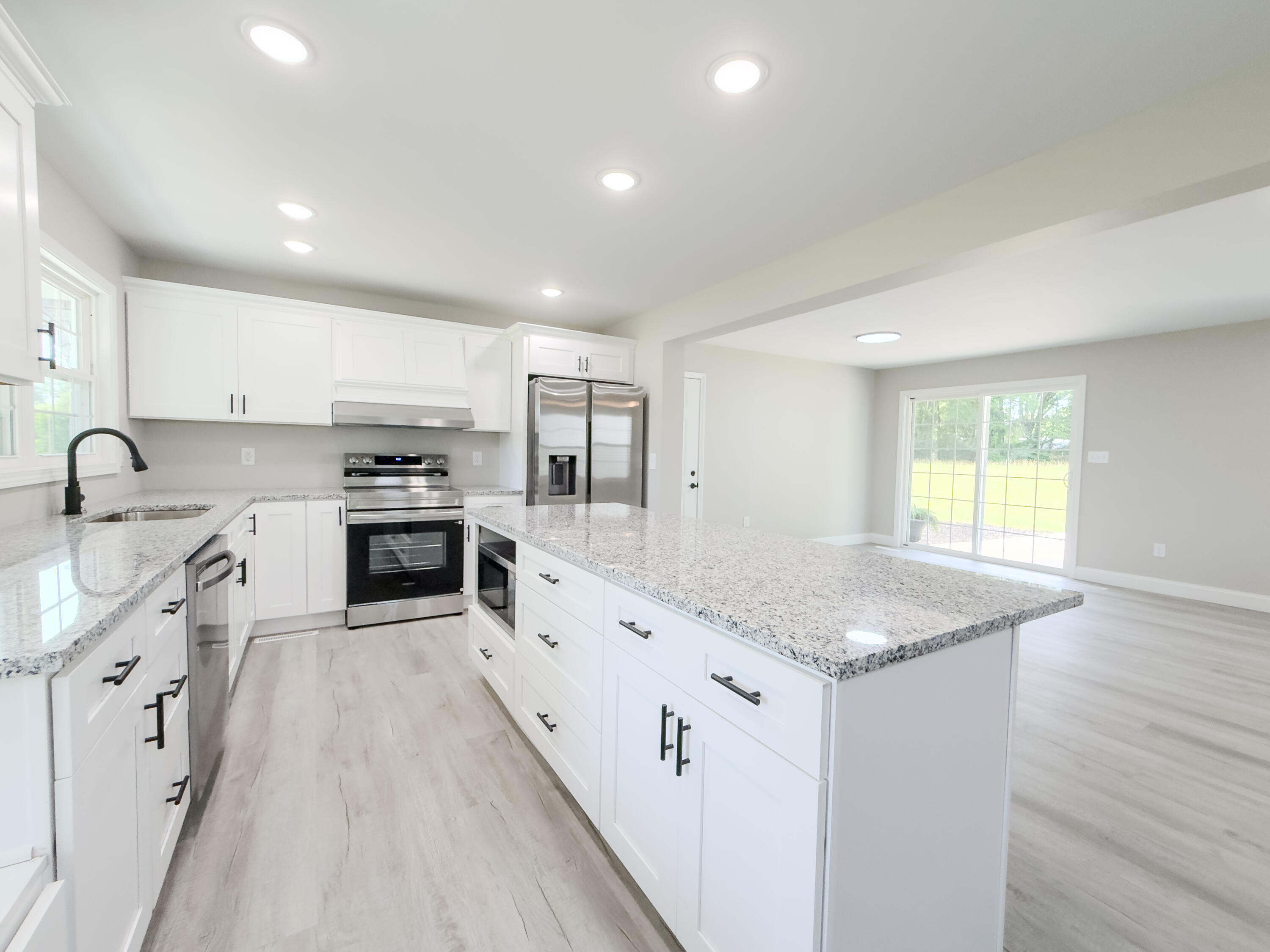 585 Standard Avenue Property Photo 24