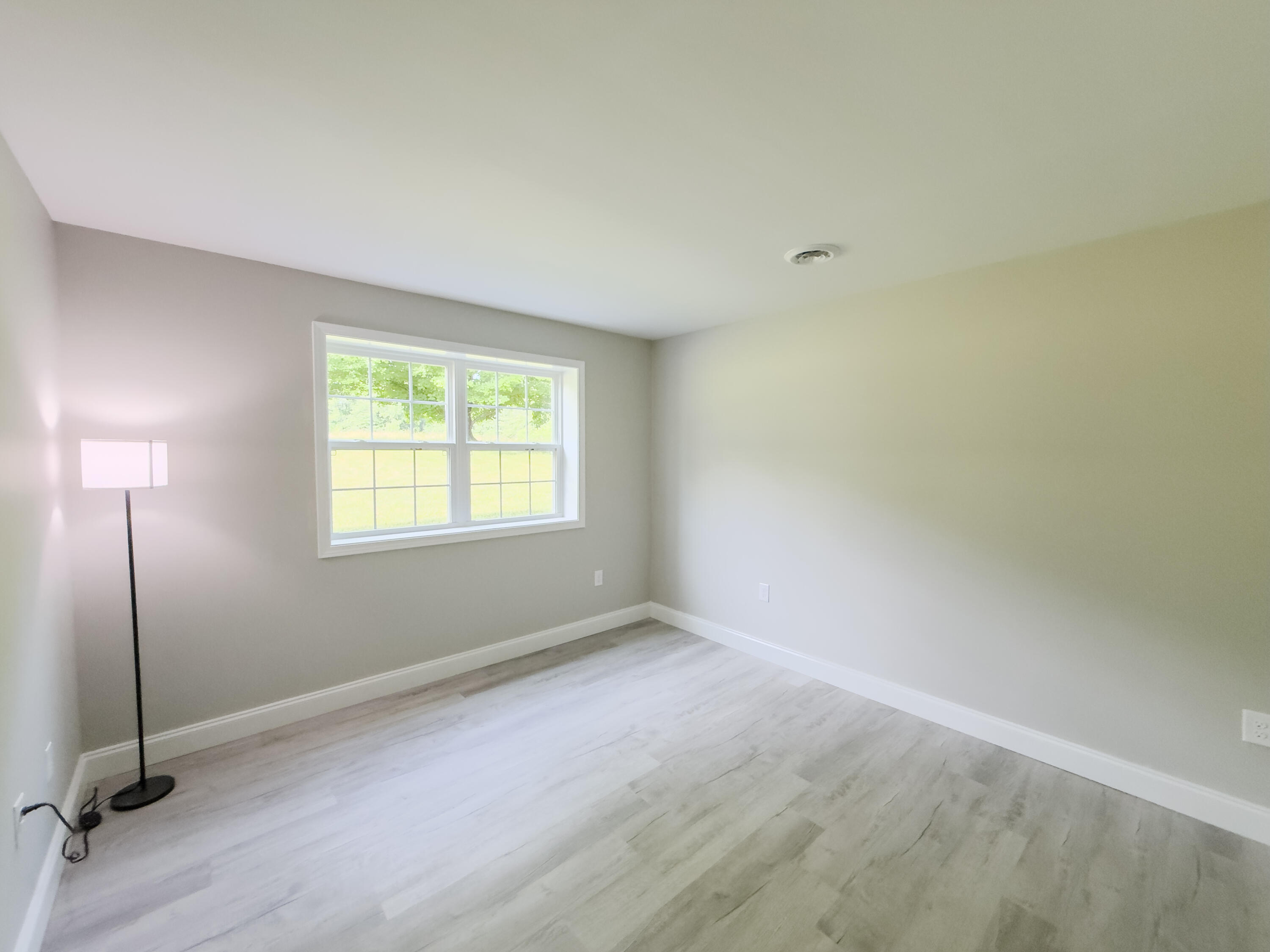 585 Standard Avenue Property Photo 29