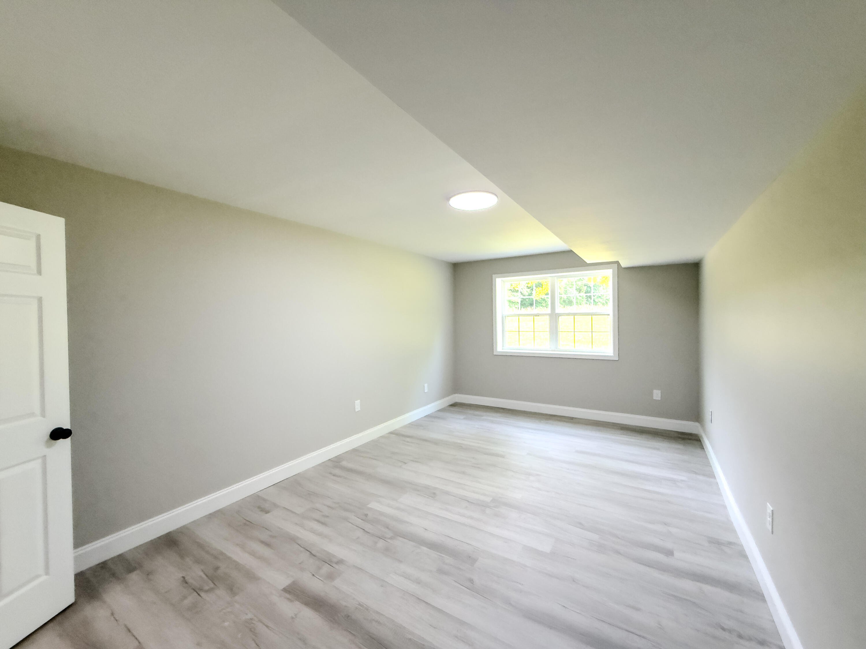 585 Standard Avenue Property Photo 31
