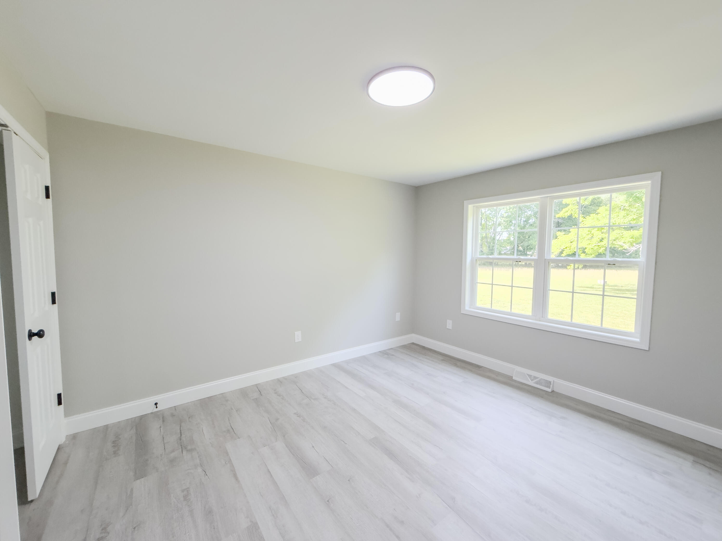 585 Standard Avenue Property Photo 33