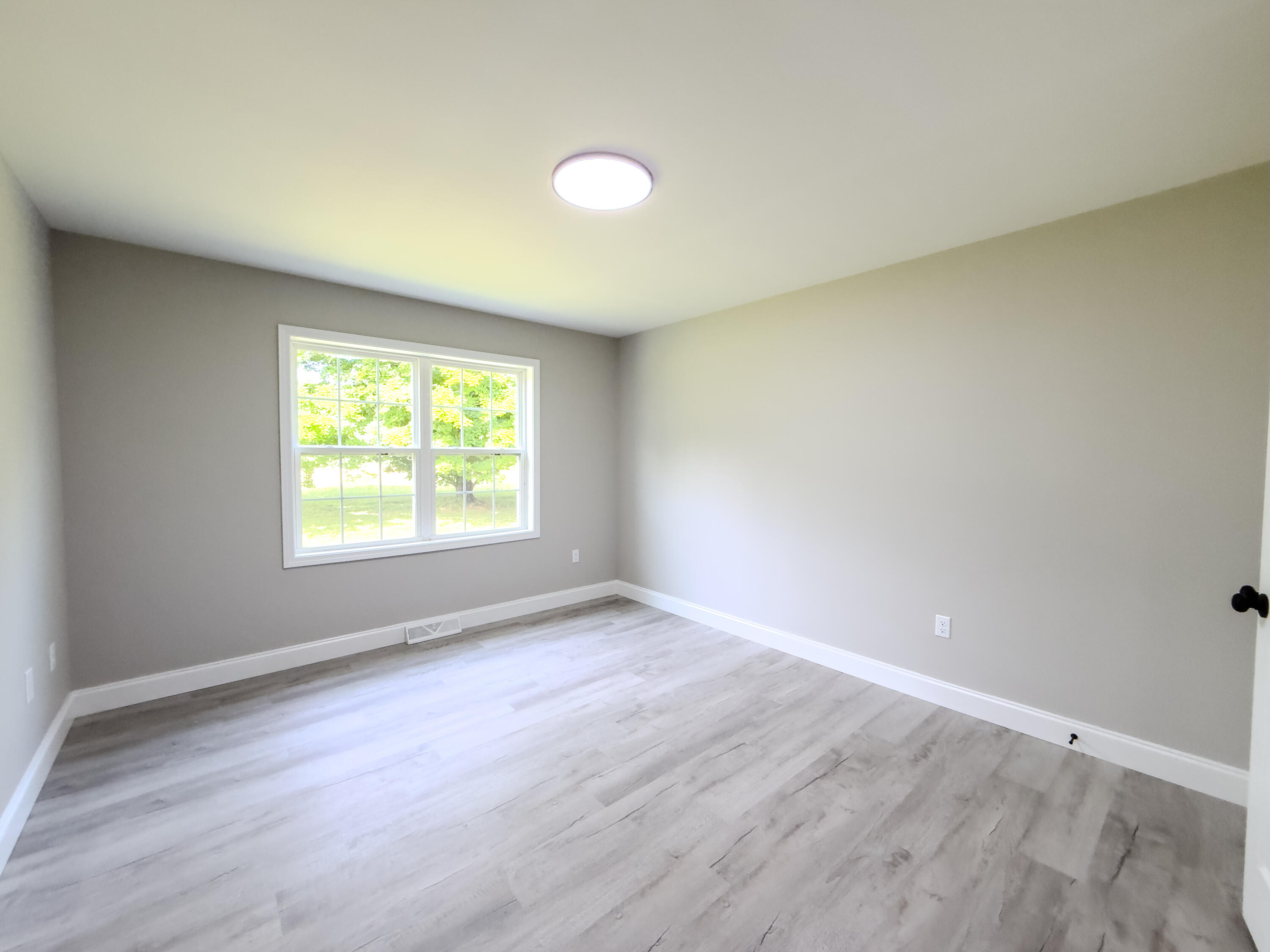 585 Standard Avenue Property Photo 35