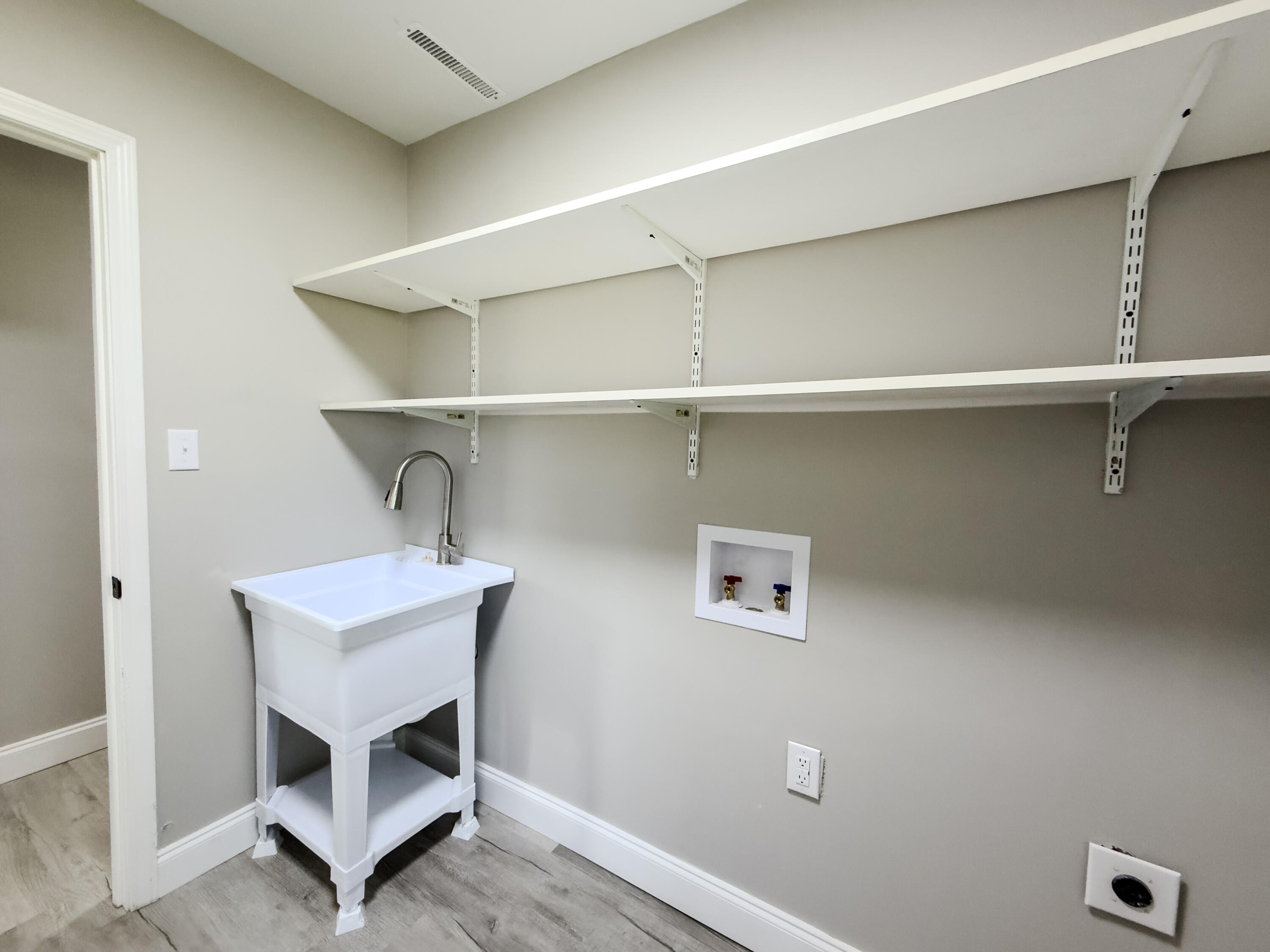 585 Standard Avenue Property Photo 41