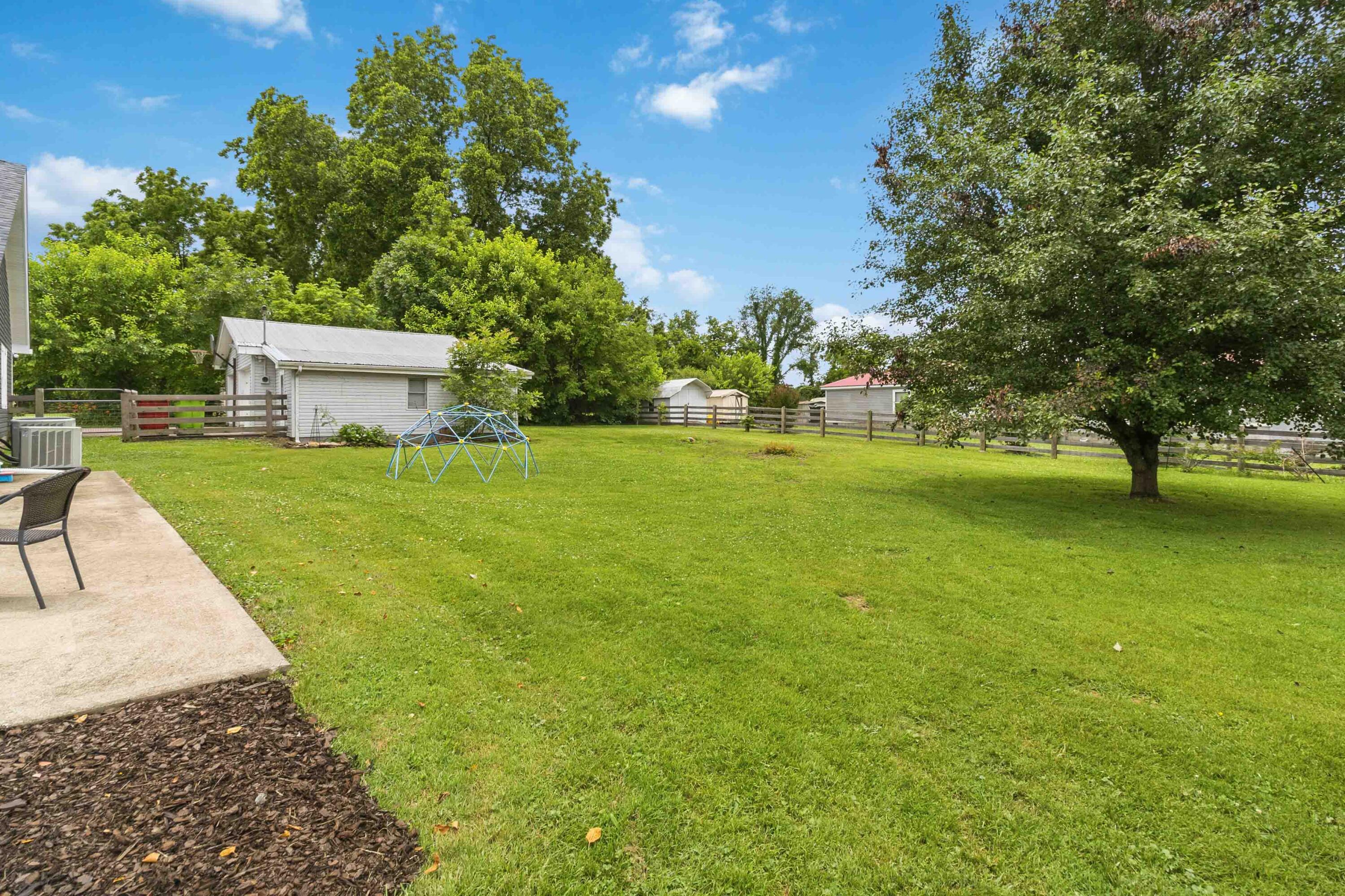 2075 Old Whitley Road Property Photo 12