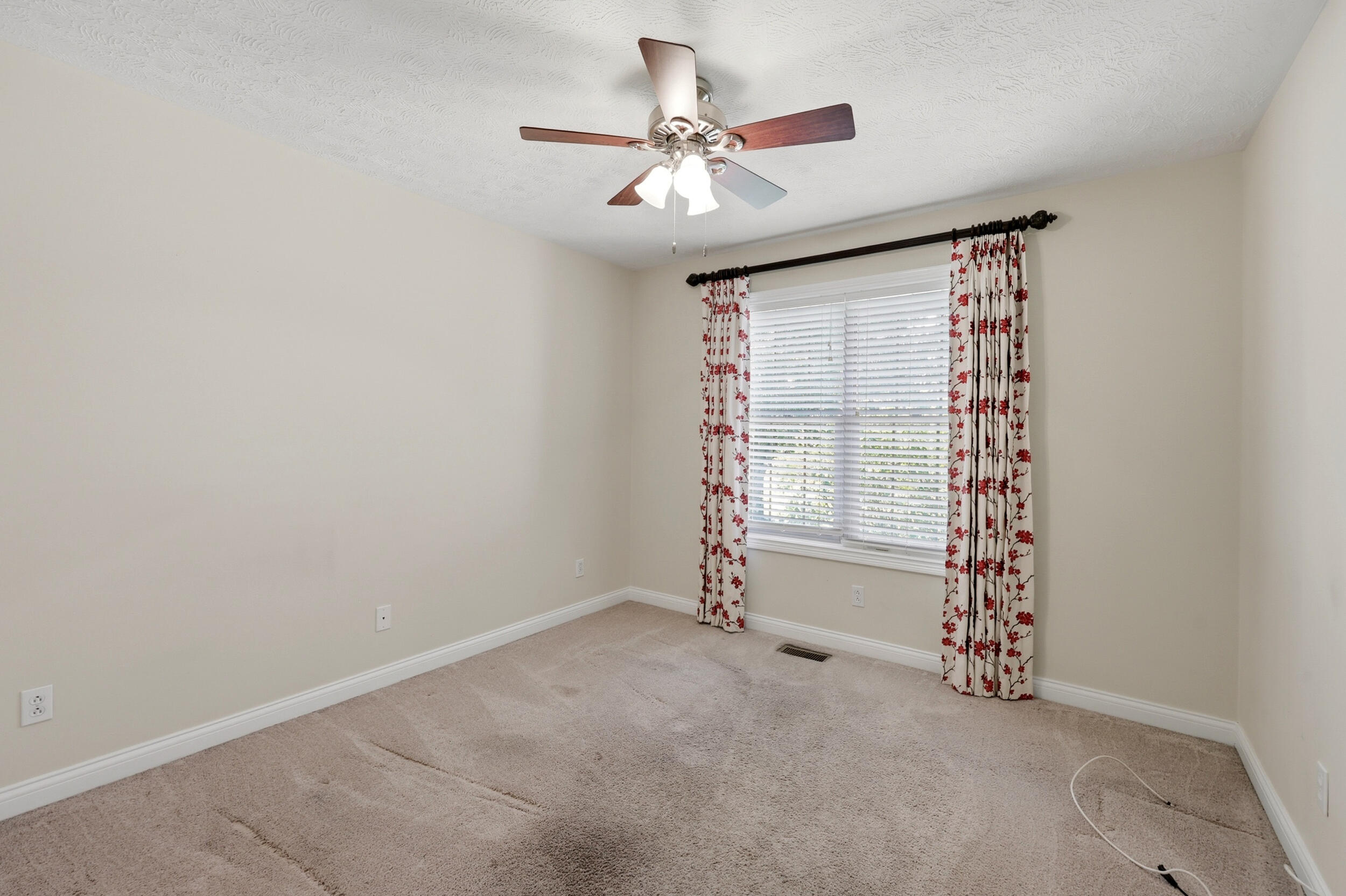 101 Kensington Lane Property Photo 17