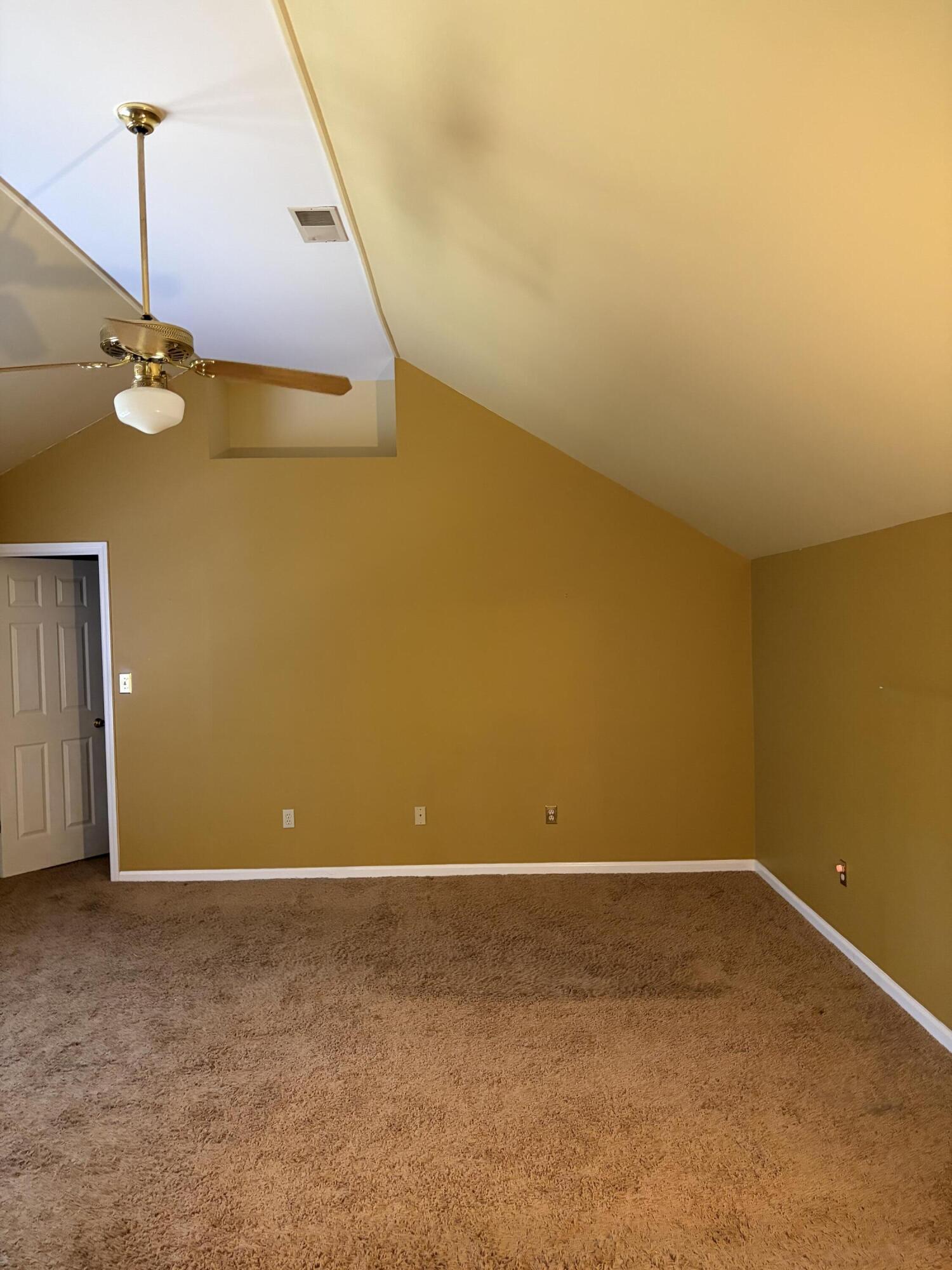 520 Ridgewater Court Property Photo 24