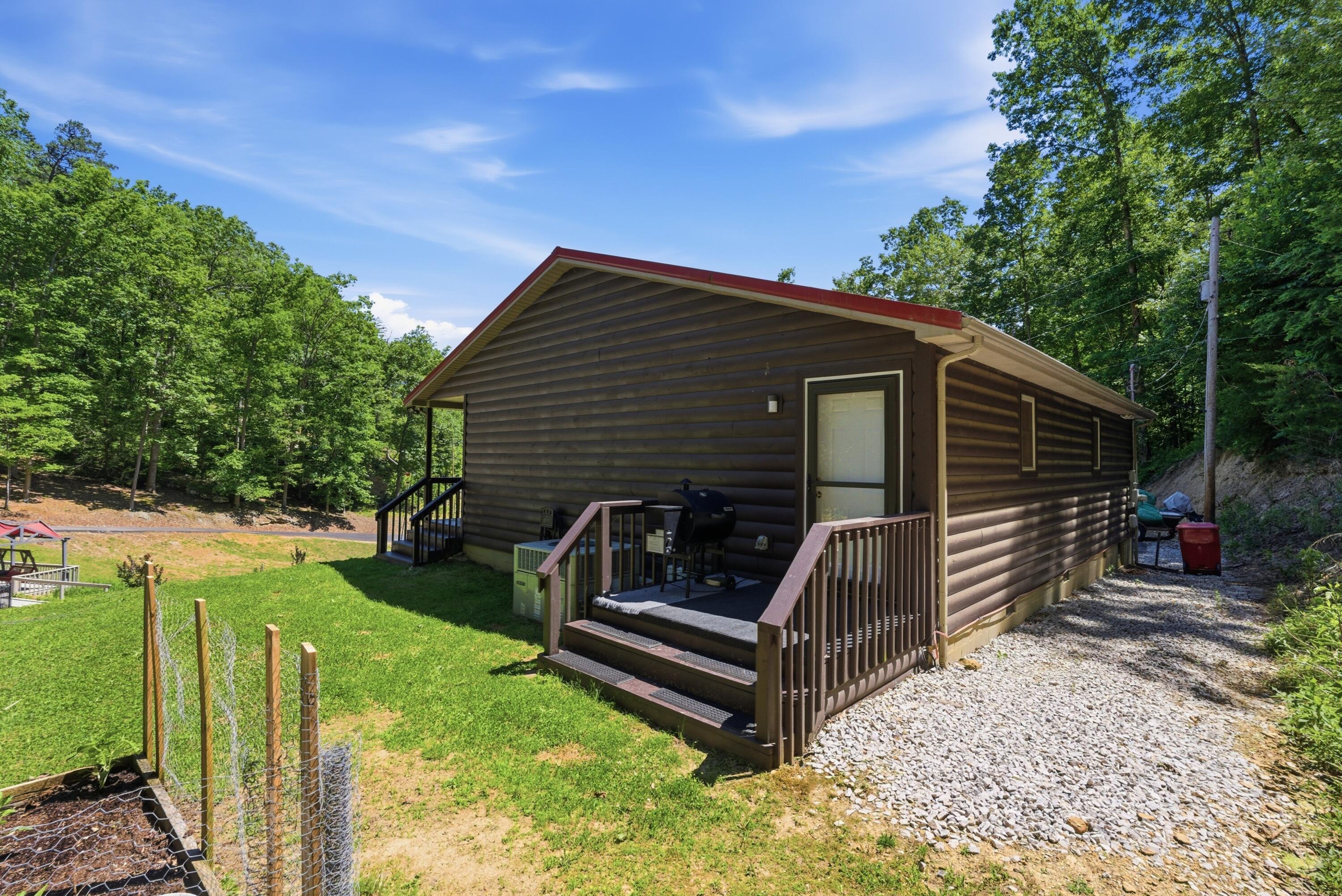850 Cliffs Edge Road Property Photo 4