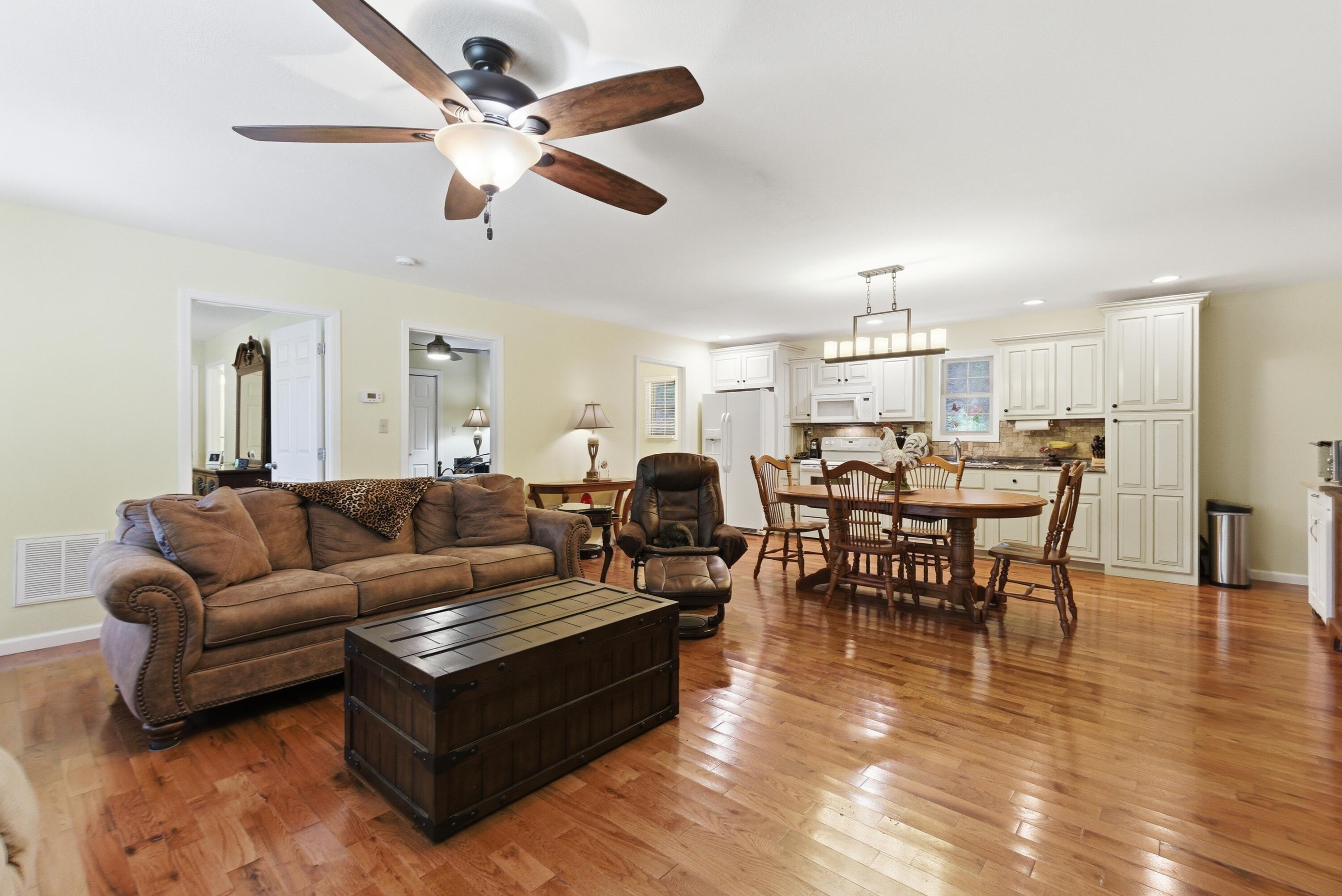 850 Cliffs Edge Road Property Photo 8