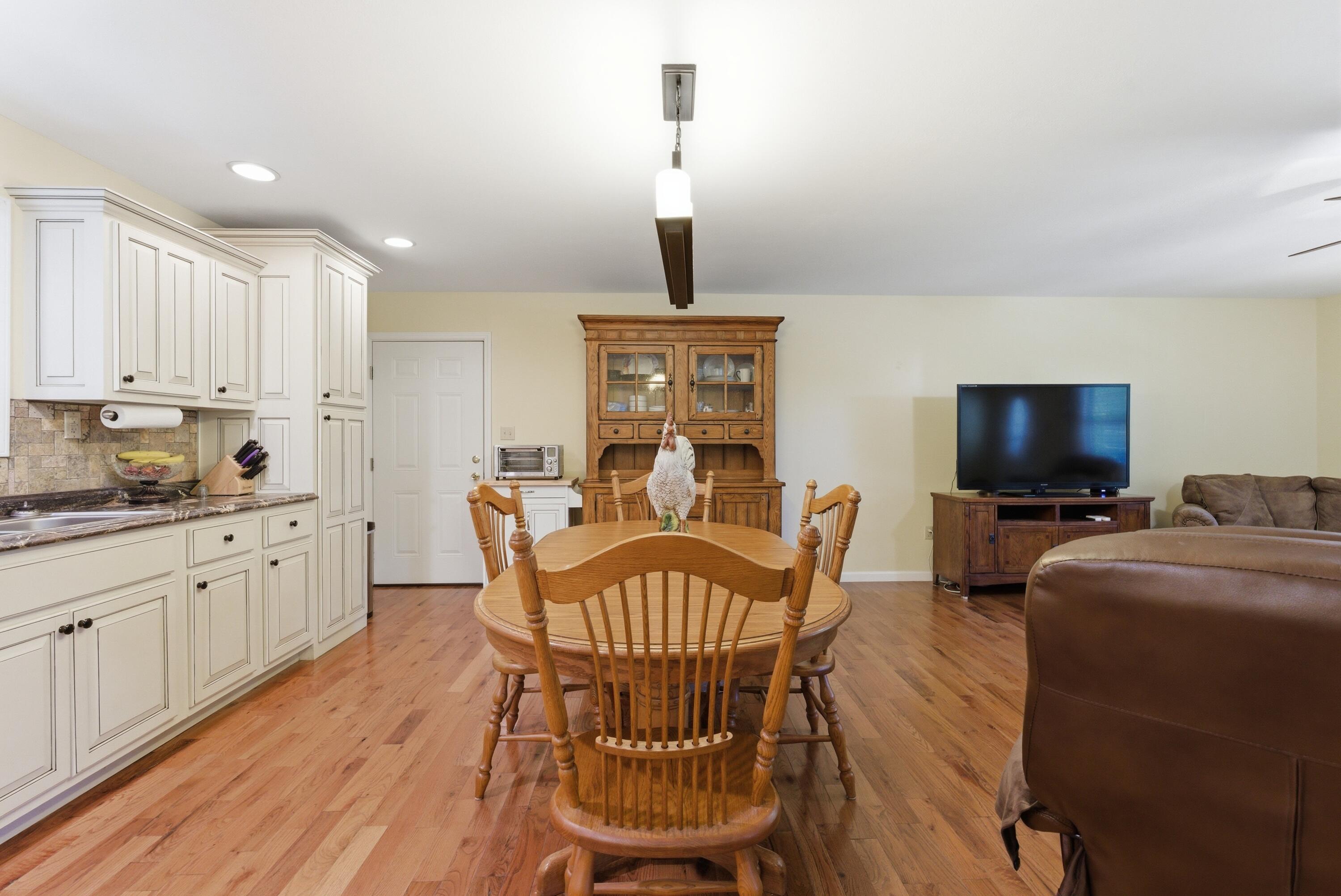 850 Cliffs Edge Road Property Photo 13