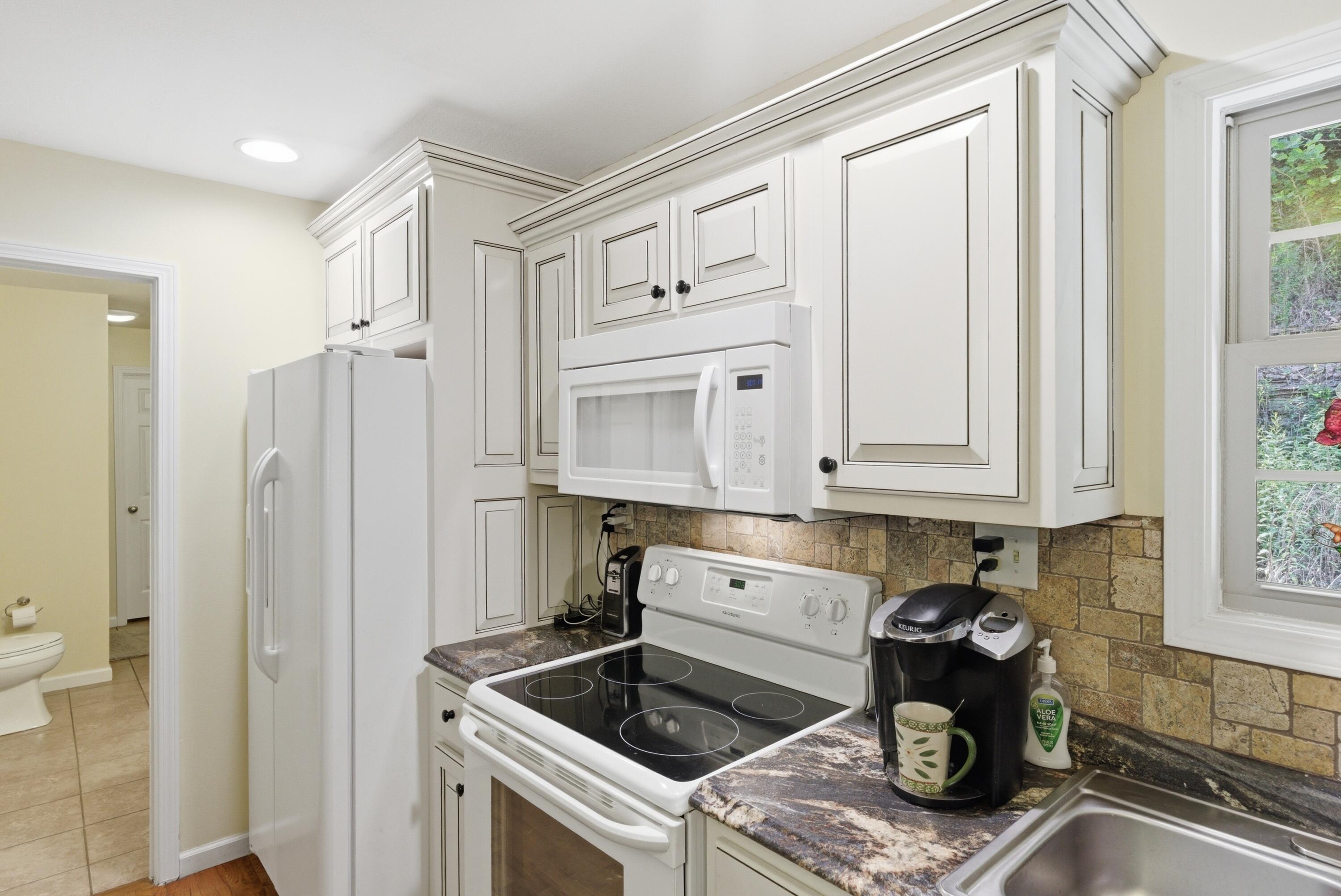 850 Cliffs Edge Road Property Photo 17