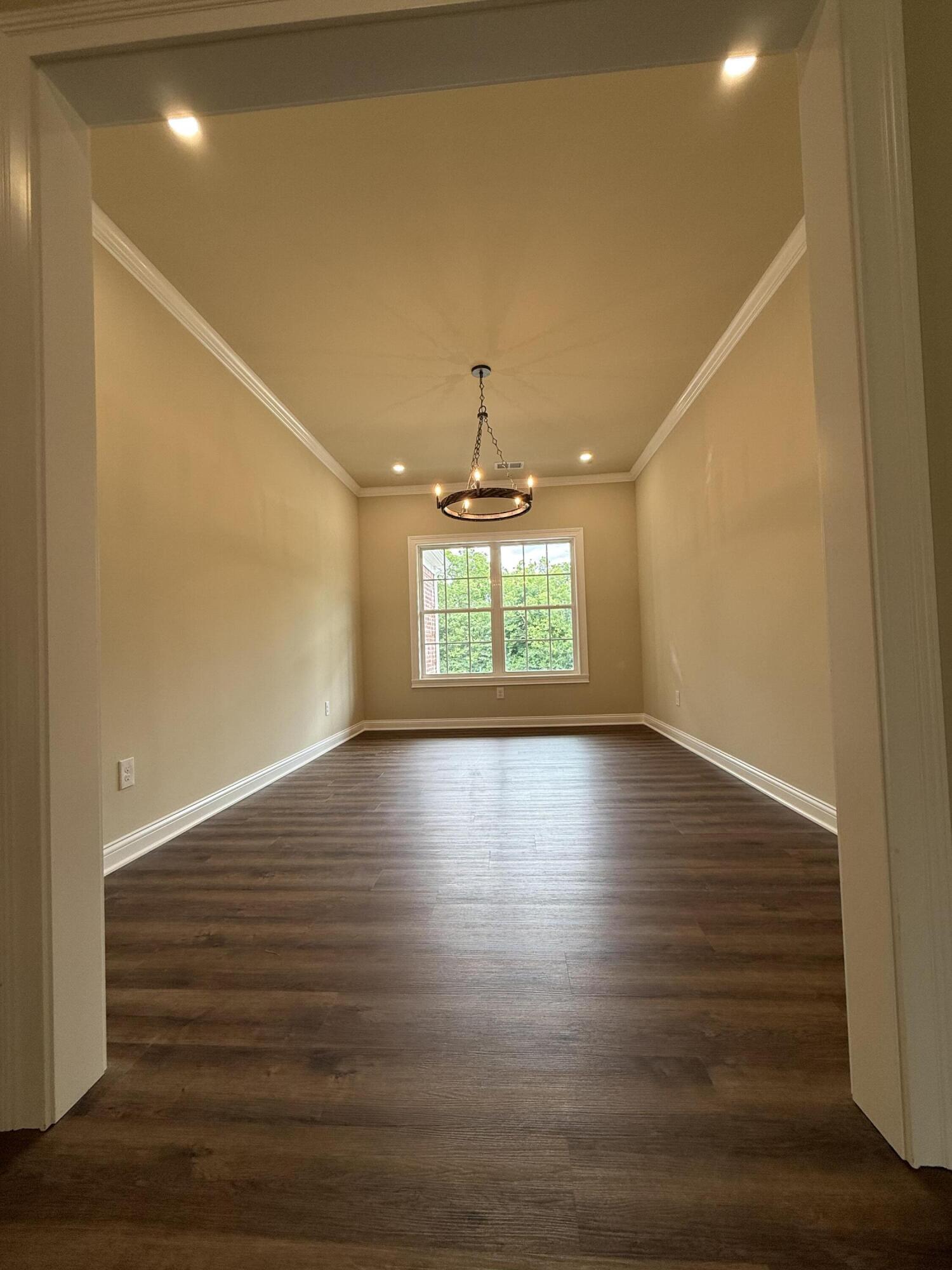142 Winding Crk Drive Property Photo 8