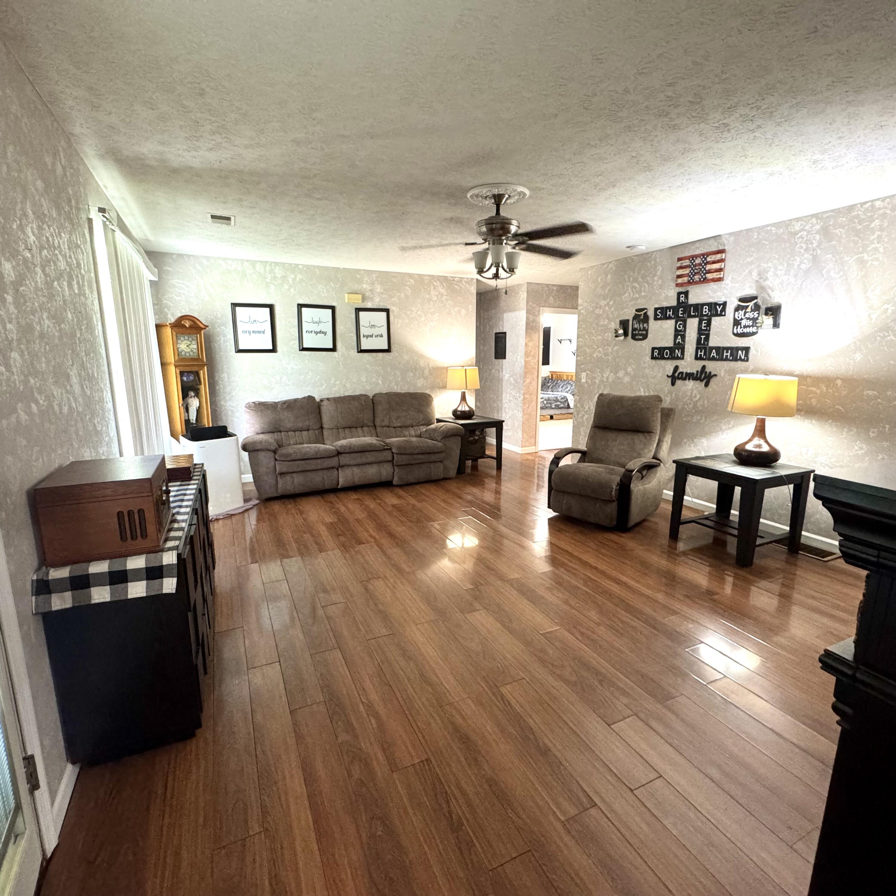109 Dillon Court Property Photo 4