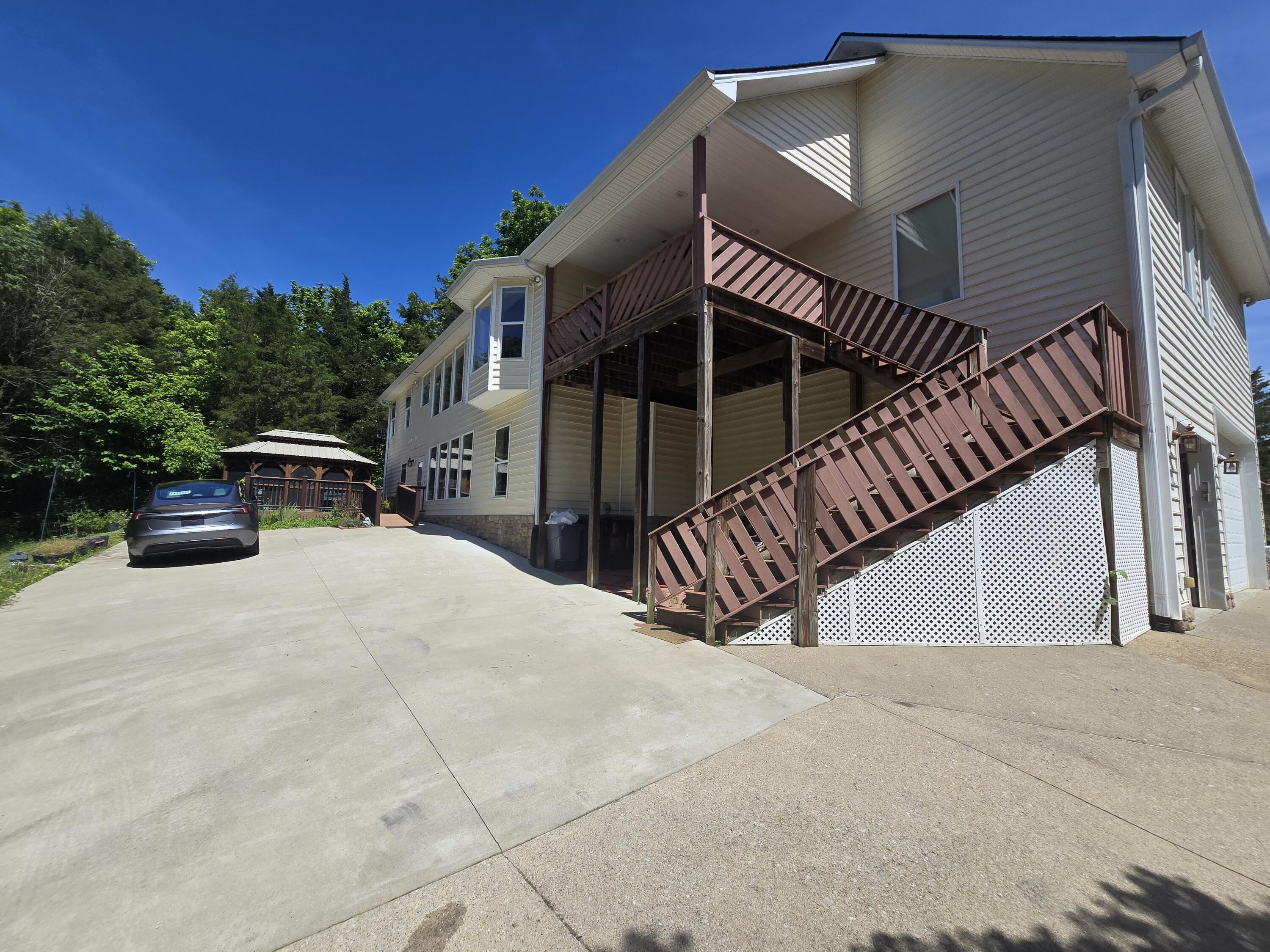 105 Summeridge Road Property Photo 2