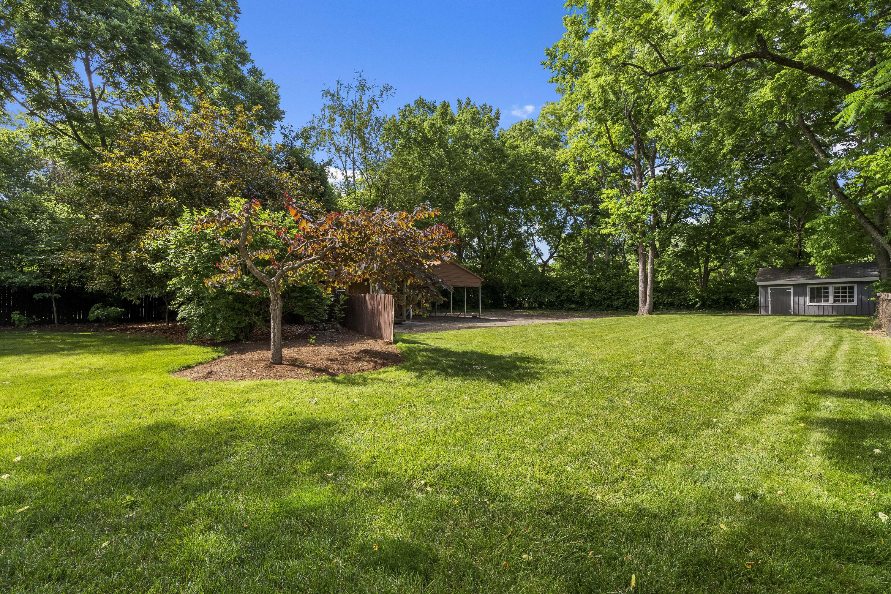 111 Edgemoor Drive Property Photo 3