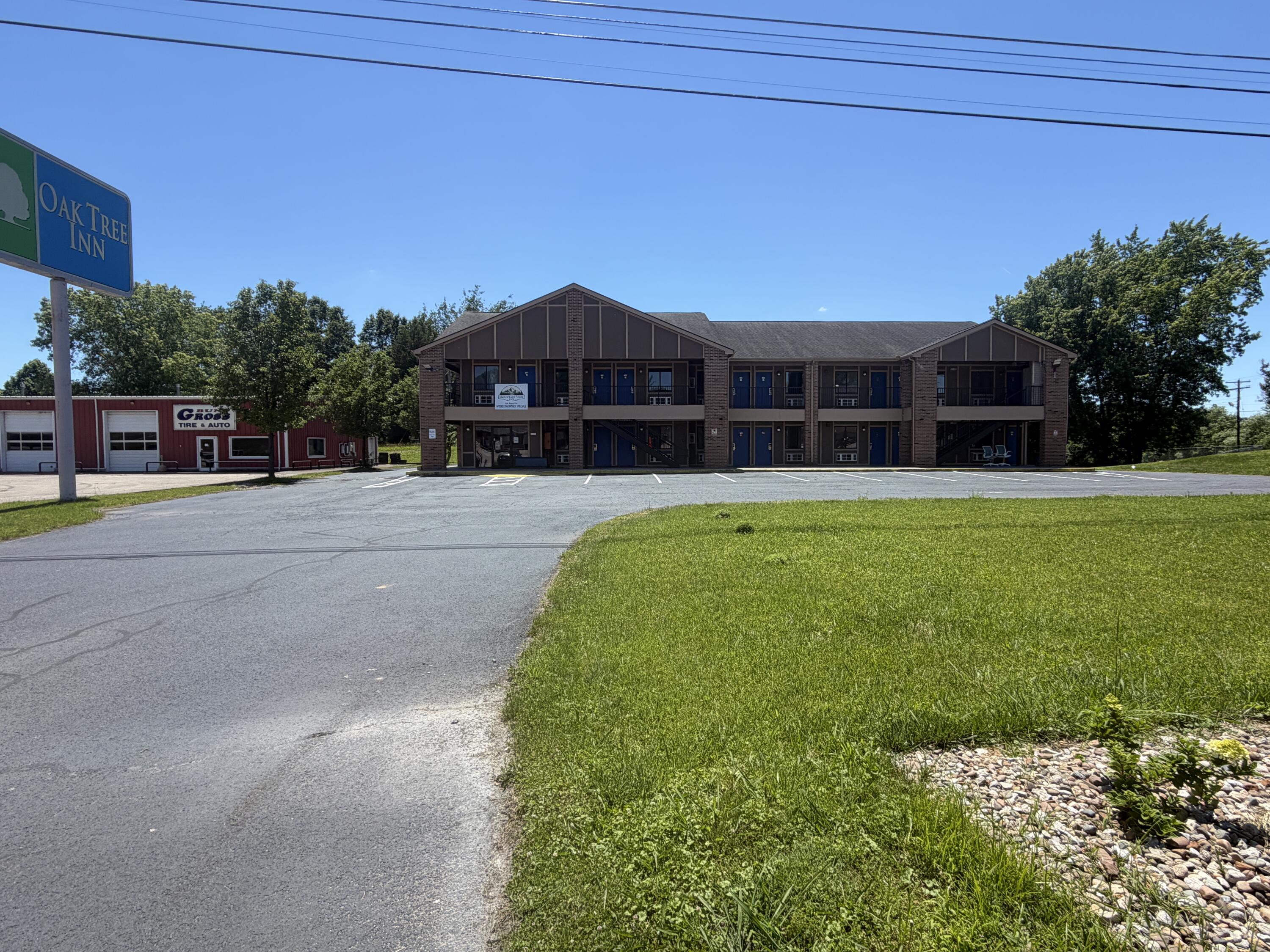 1075 Richmond Road Property Photo 10