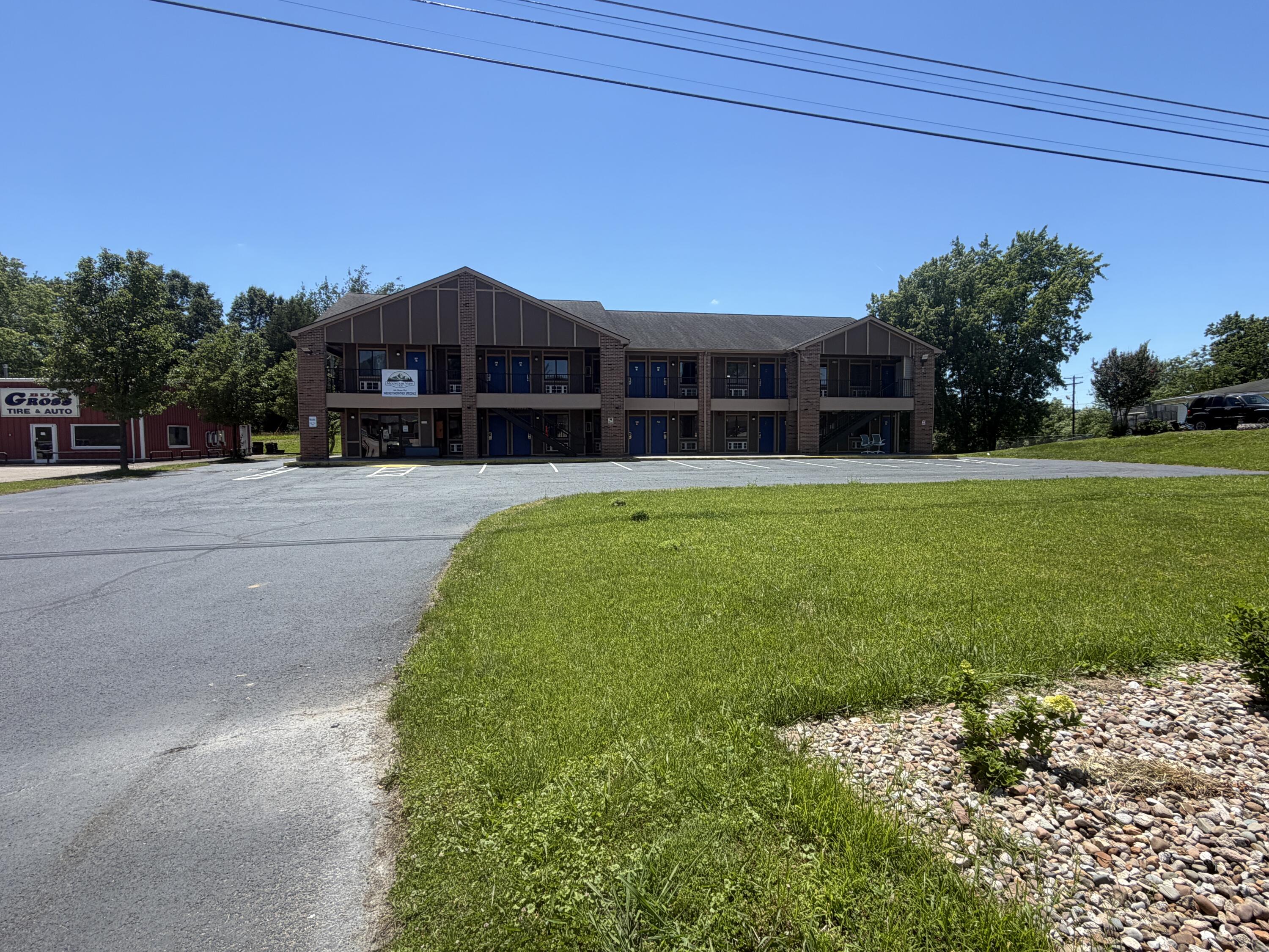 1075 Richmond Road Property Photo 11
