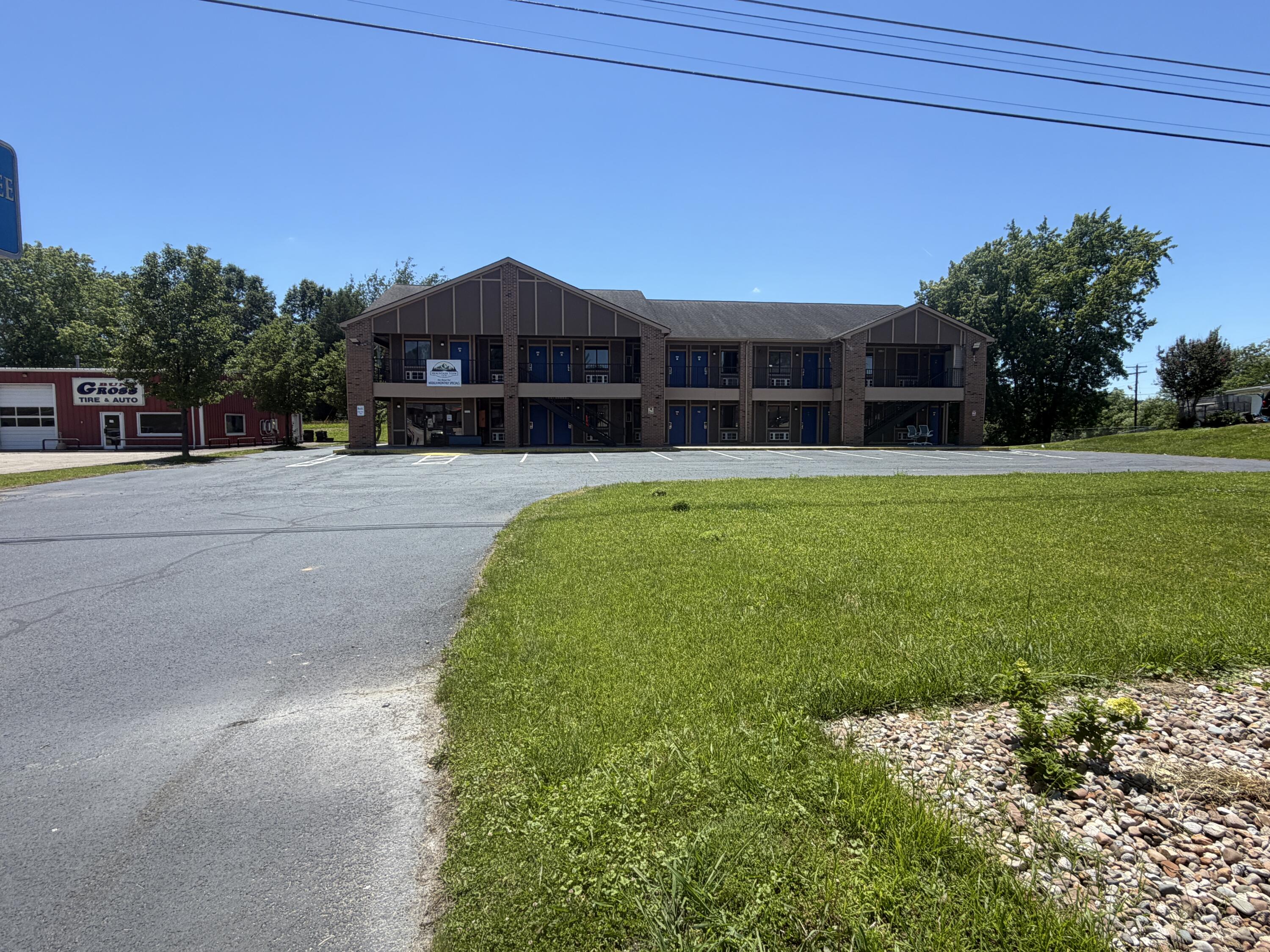 1075 Richmond Road Property Photo 12