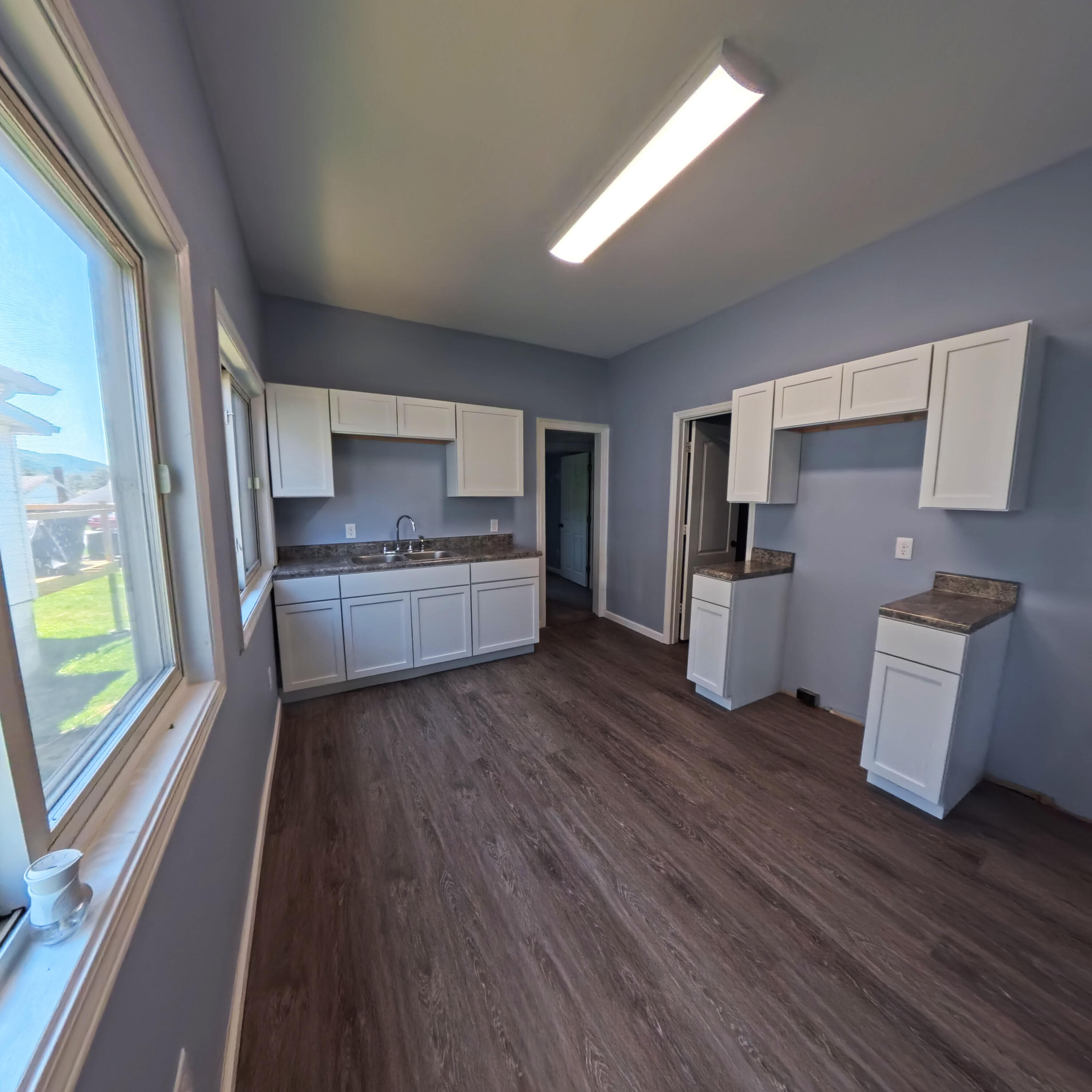 504 Cantrill Street Property Photo 6