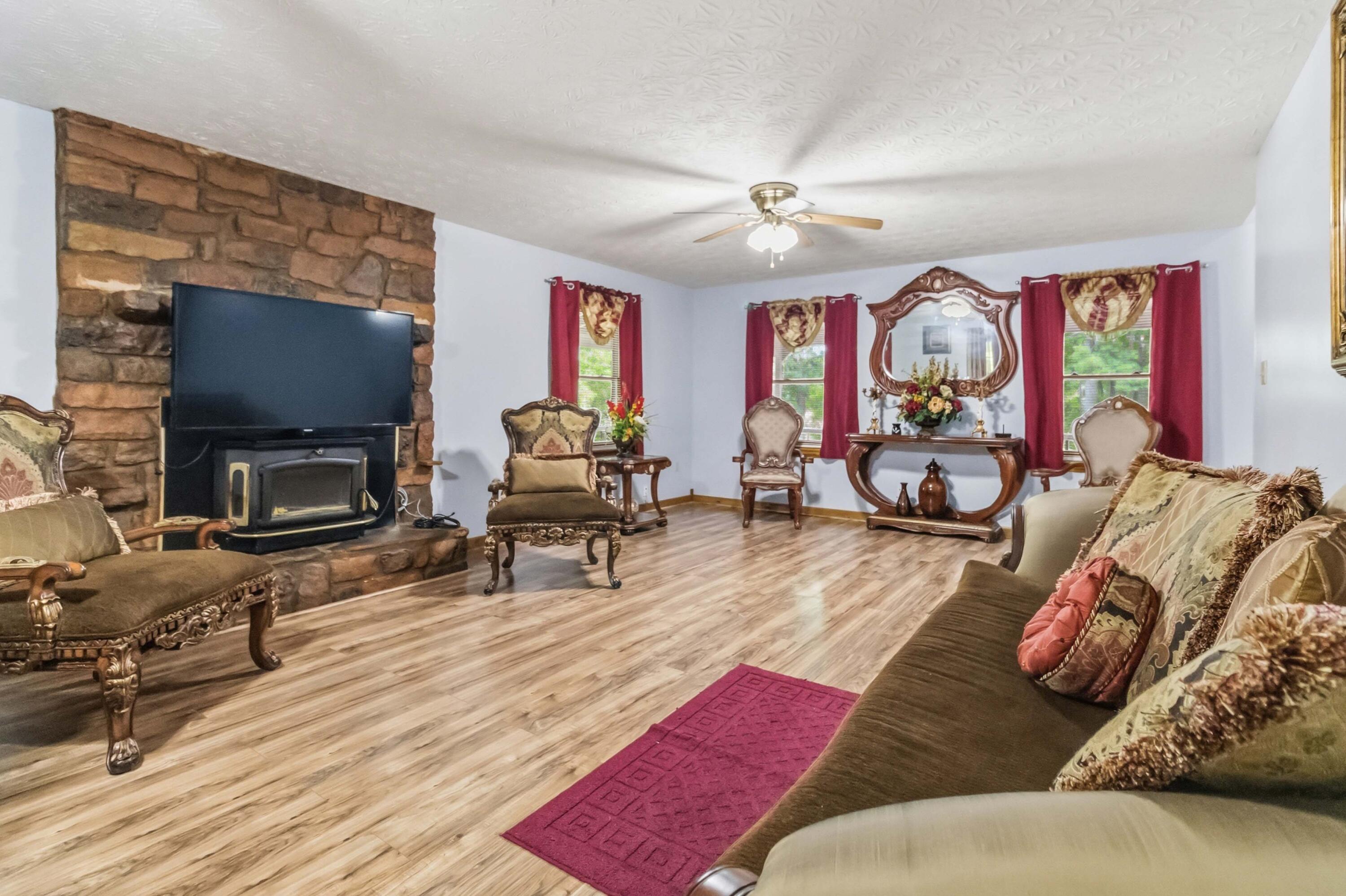 1803 Patsy Riffe Road Property Photo 8