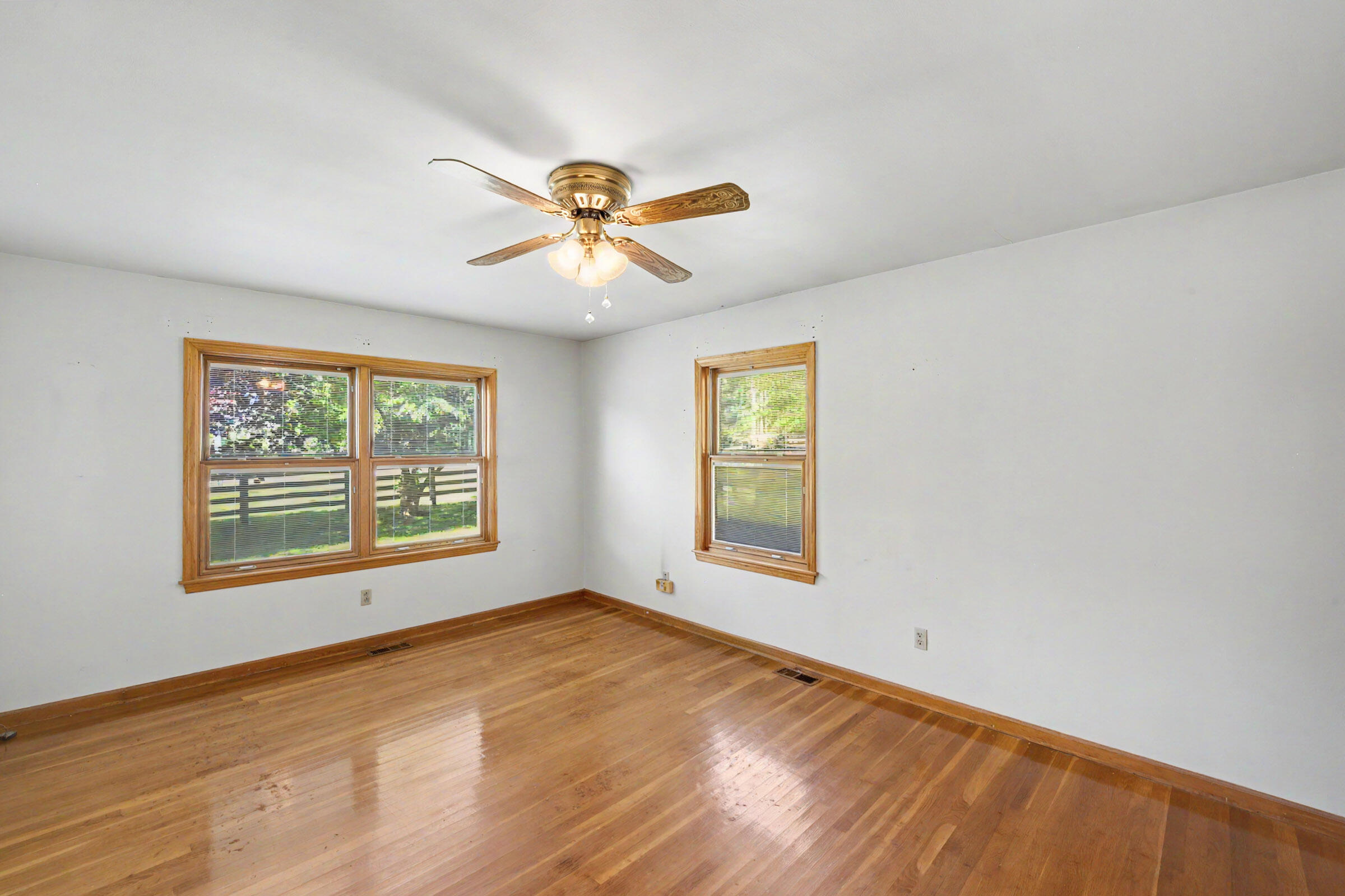 4861 Winchester Road Property Photo 9