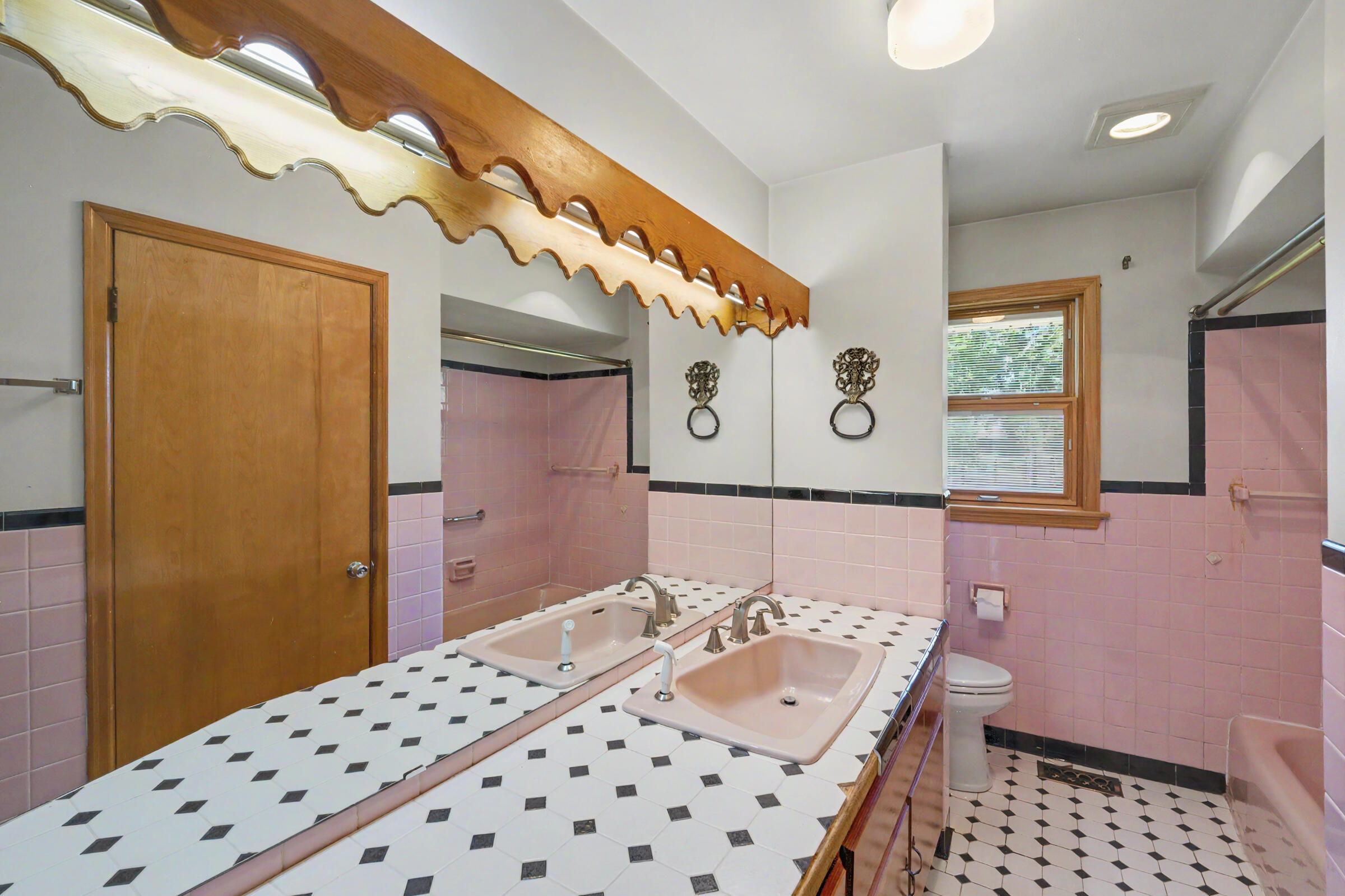 4861 Winchester Road Property Photo 17