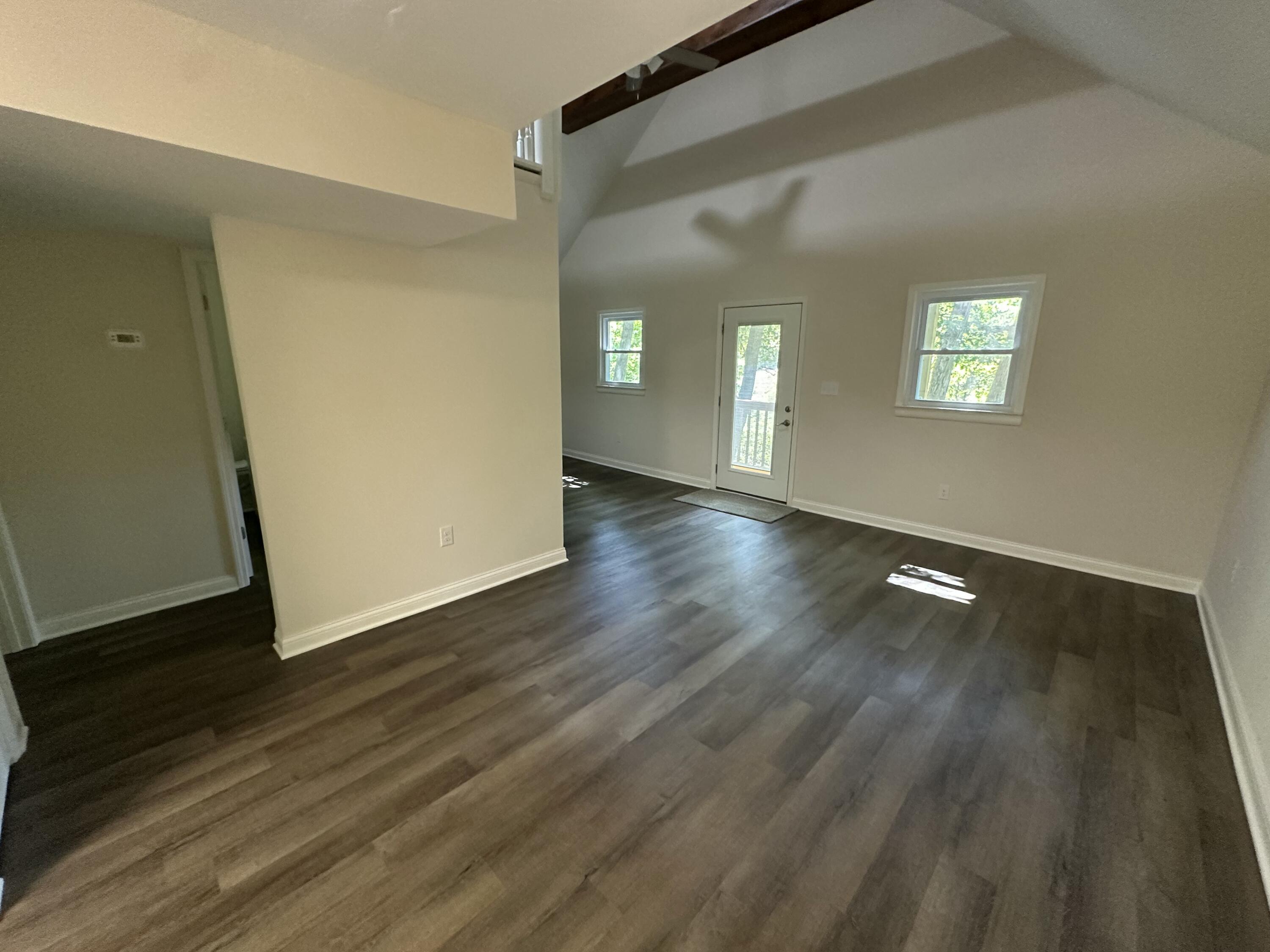 955 Right Angle Road Property Photo 10