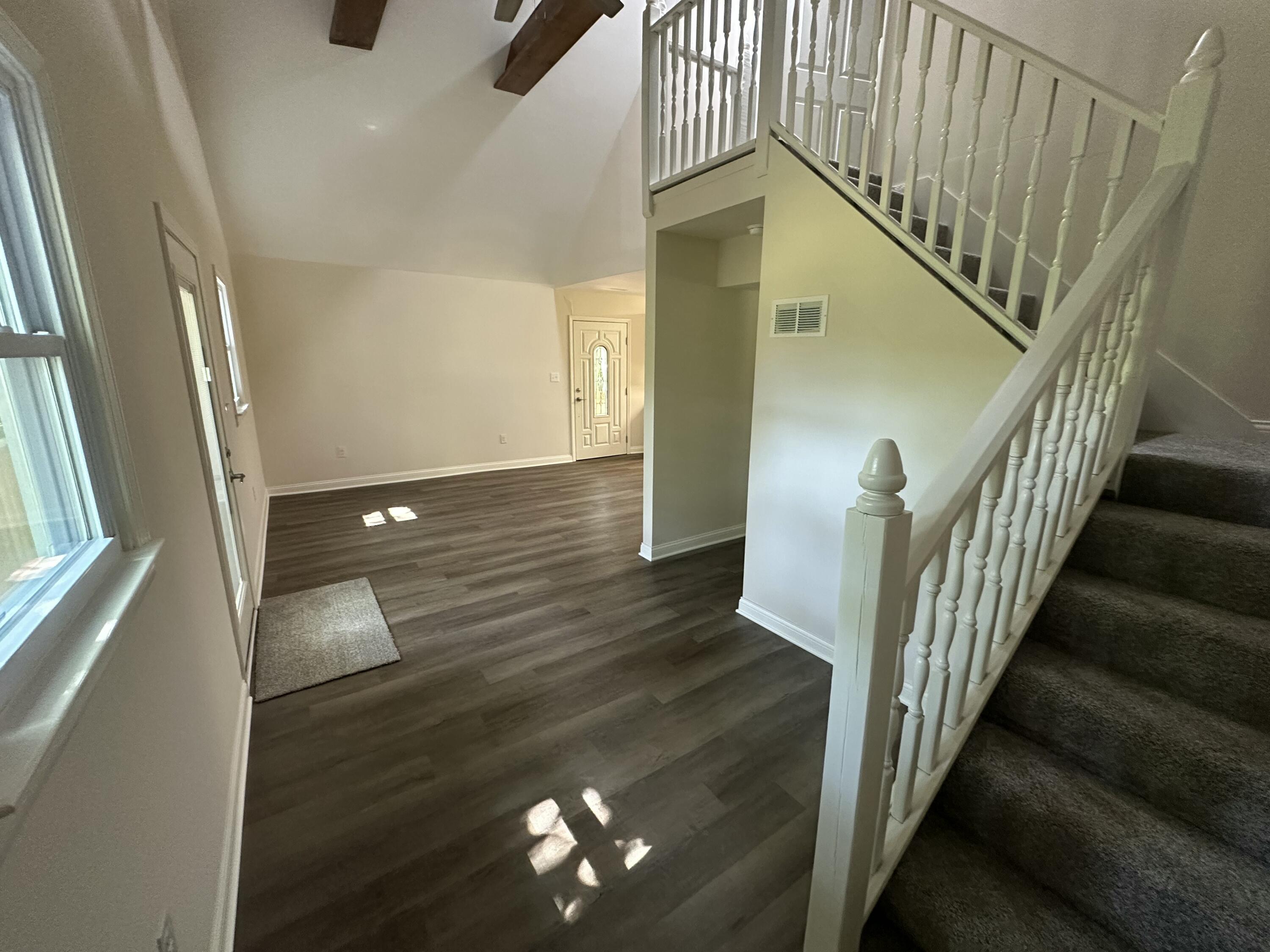 955 Right Angle Road Property Photo 12