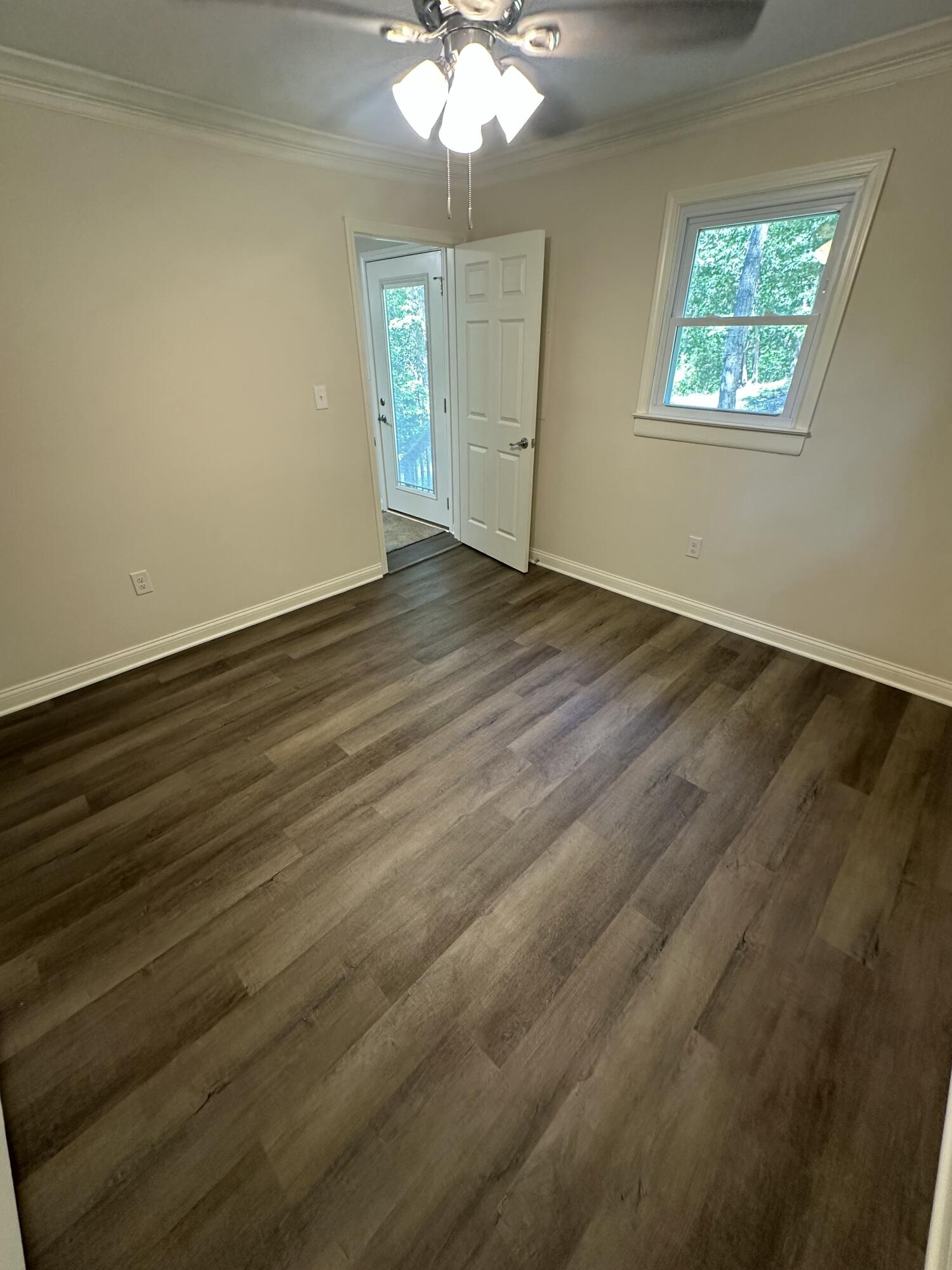 955 Right Angle Road Property Photo 16