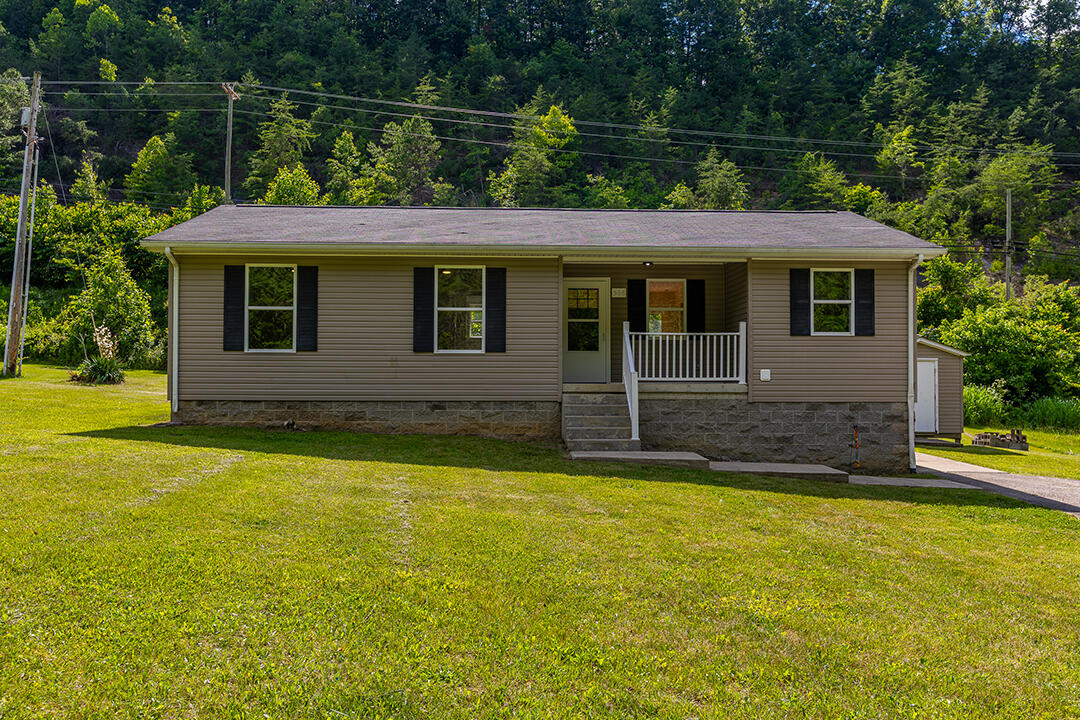 566 Lantern Way Property Photo 3