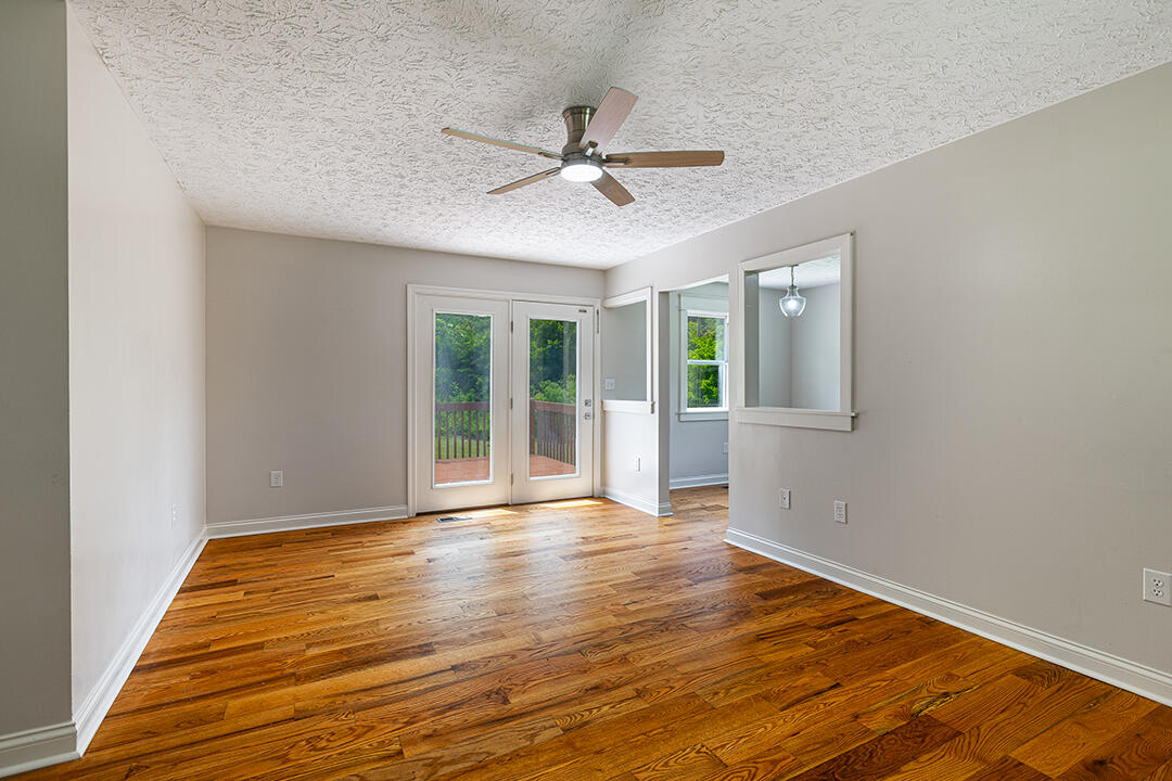 566 Lantern Way Property Photo 5