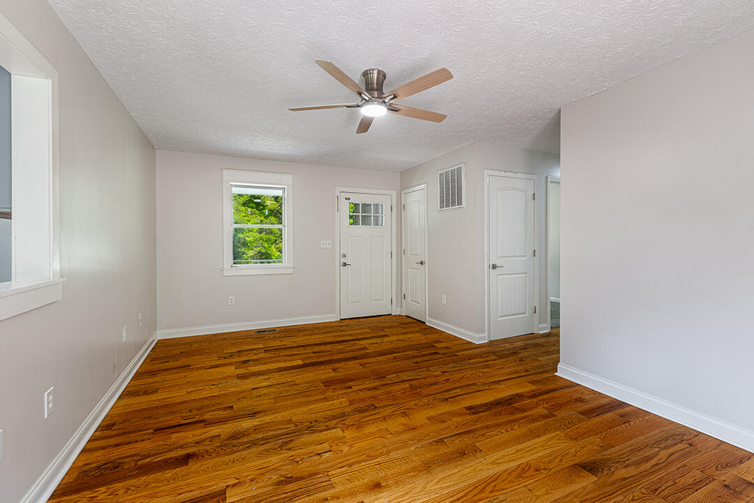 566 Lantern Way Property Photo 6