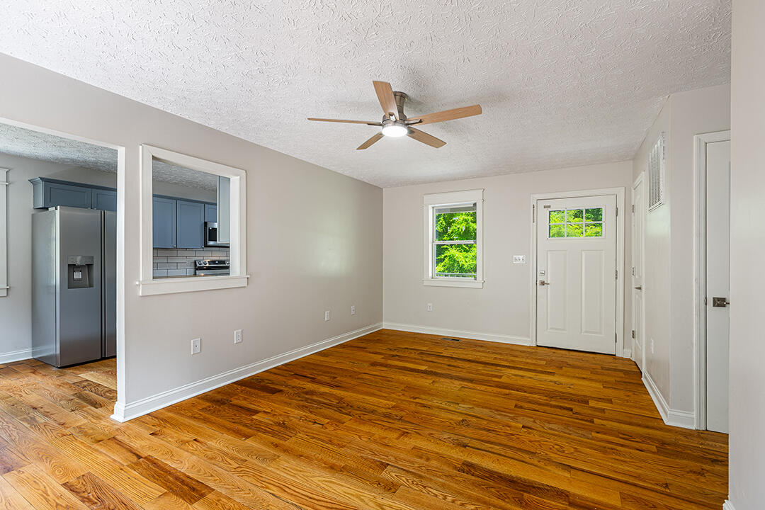 566 Lantern Way Property Photo 7