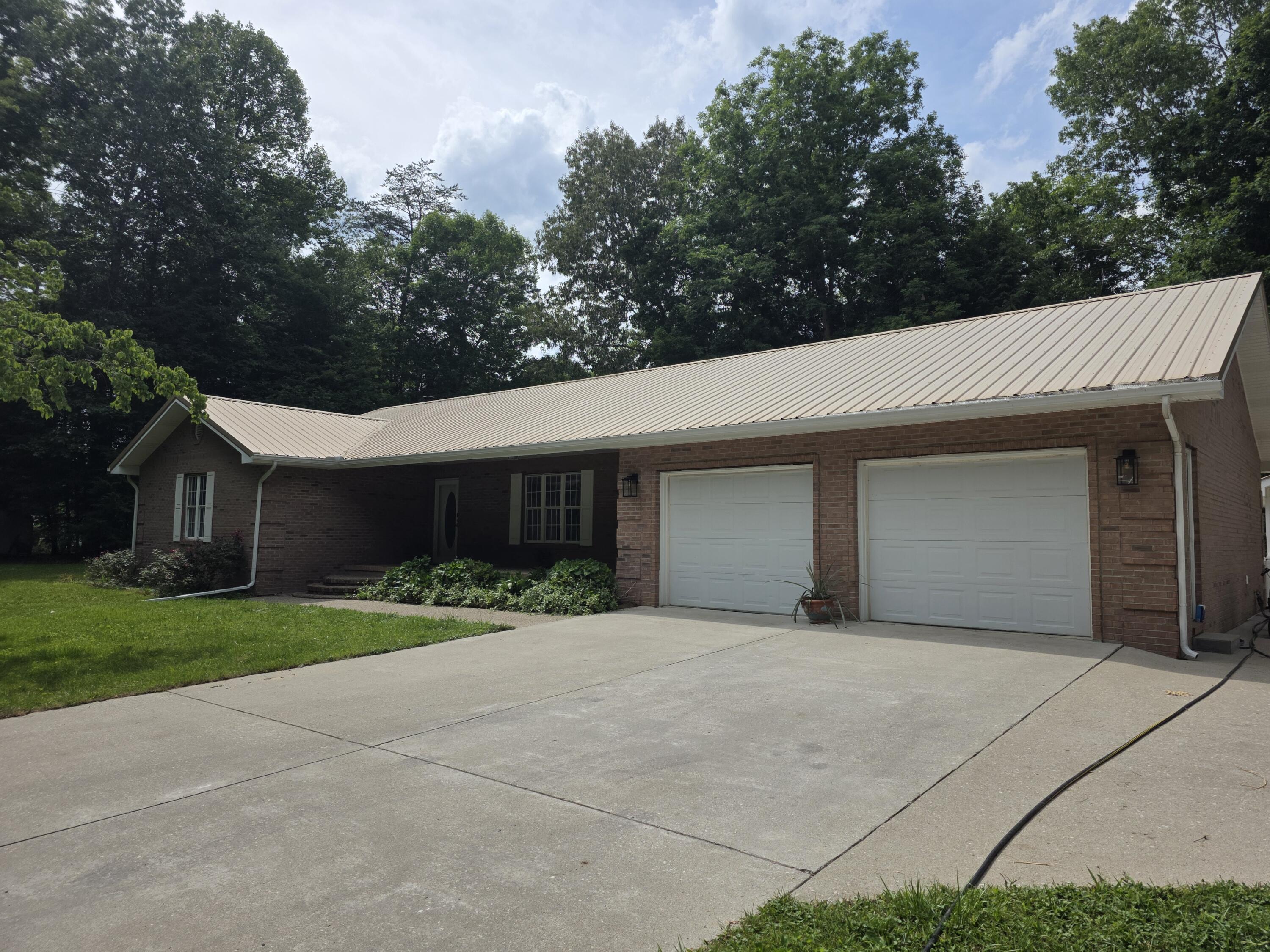 176 Redwood Lane Property Photo 3