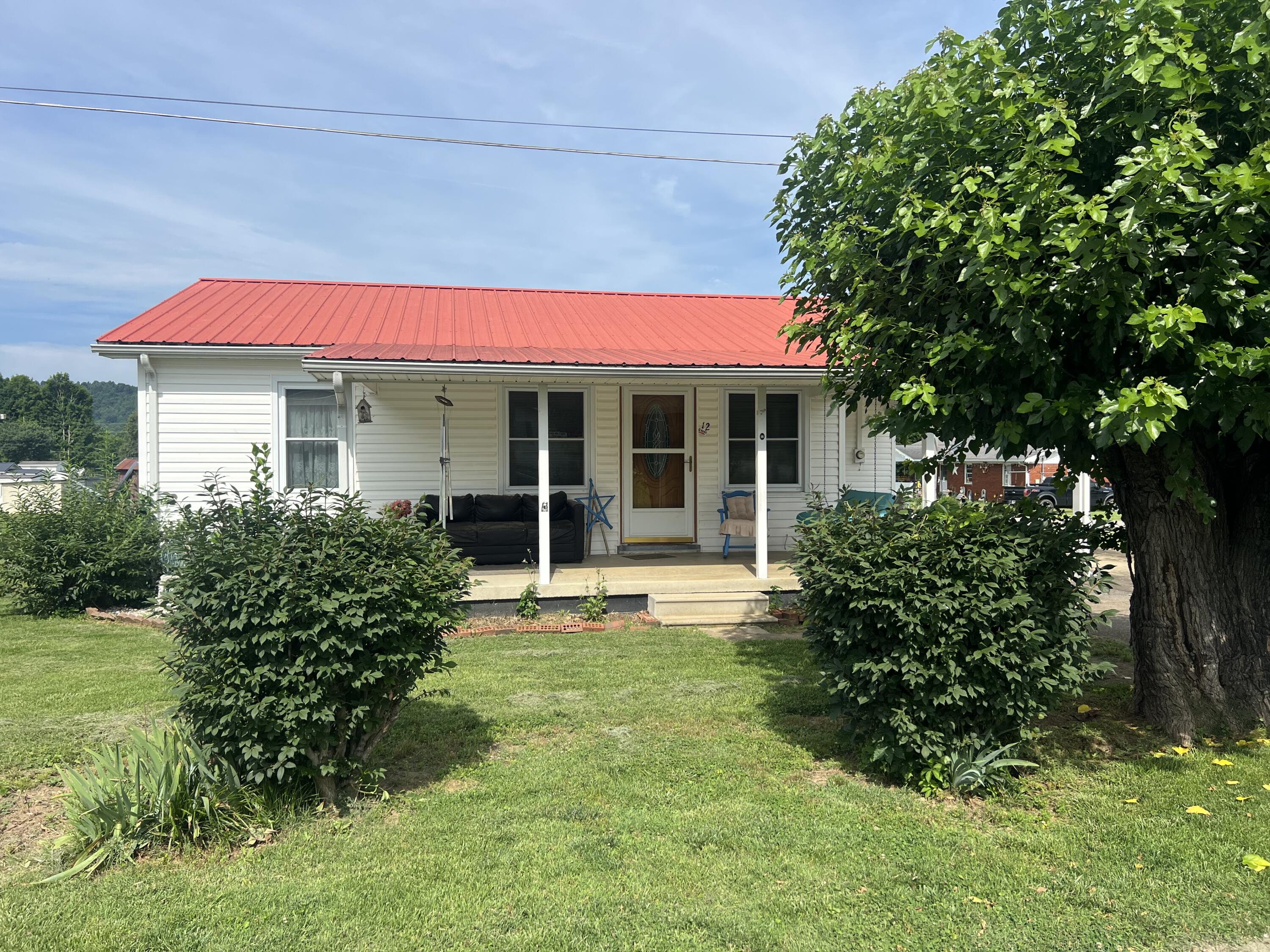 12 Maple Street Property Photo 2