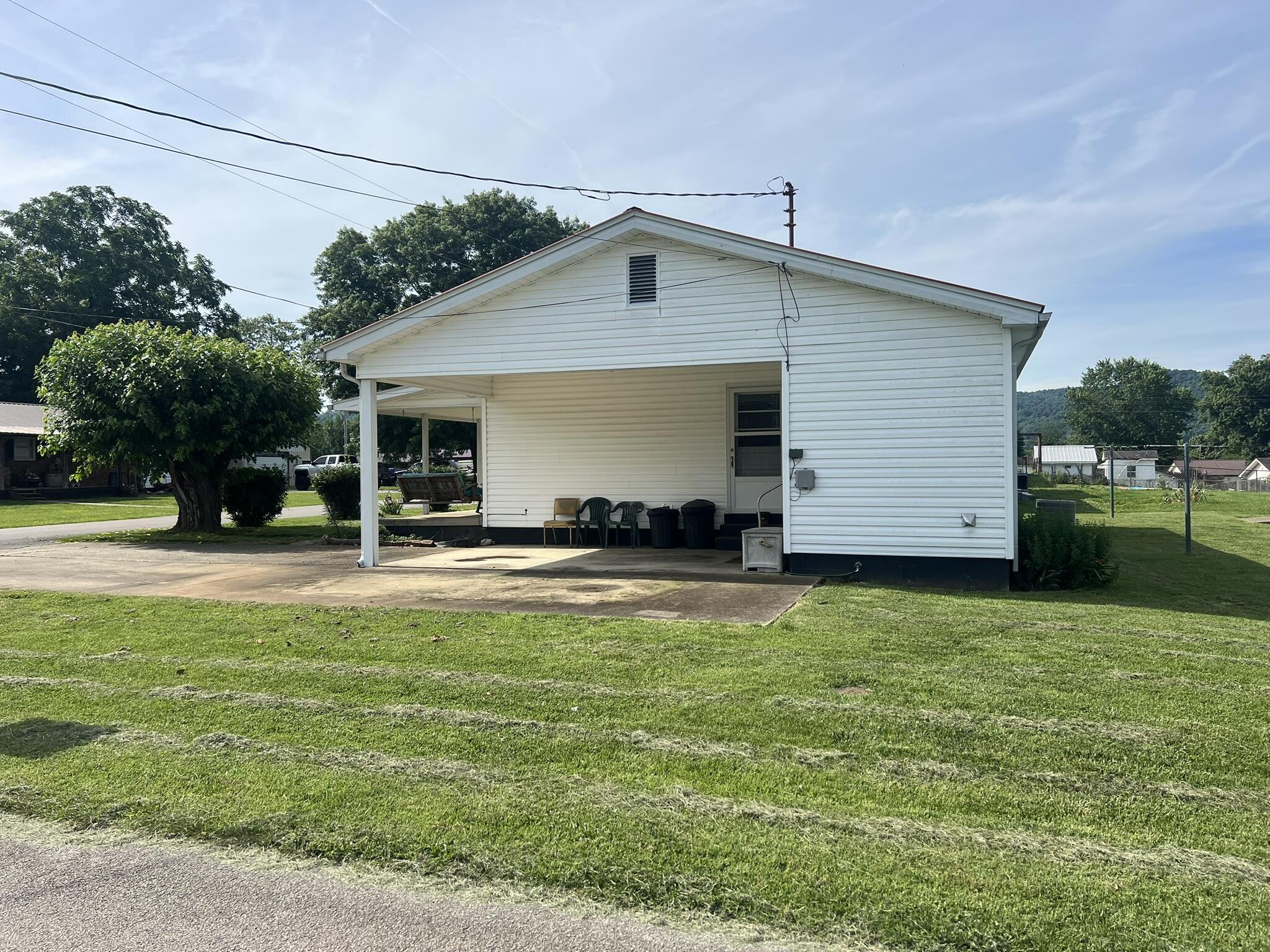12 Maple Street Property Photo 5